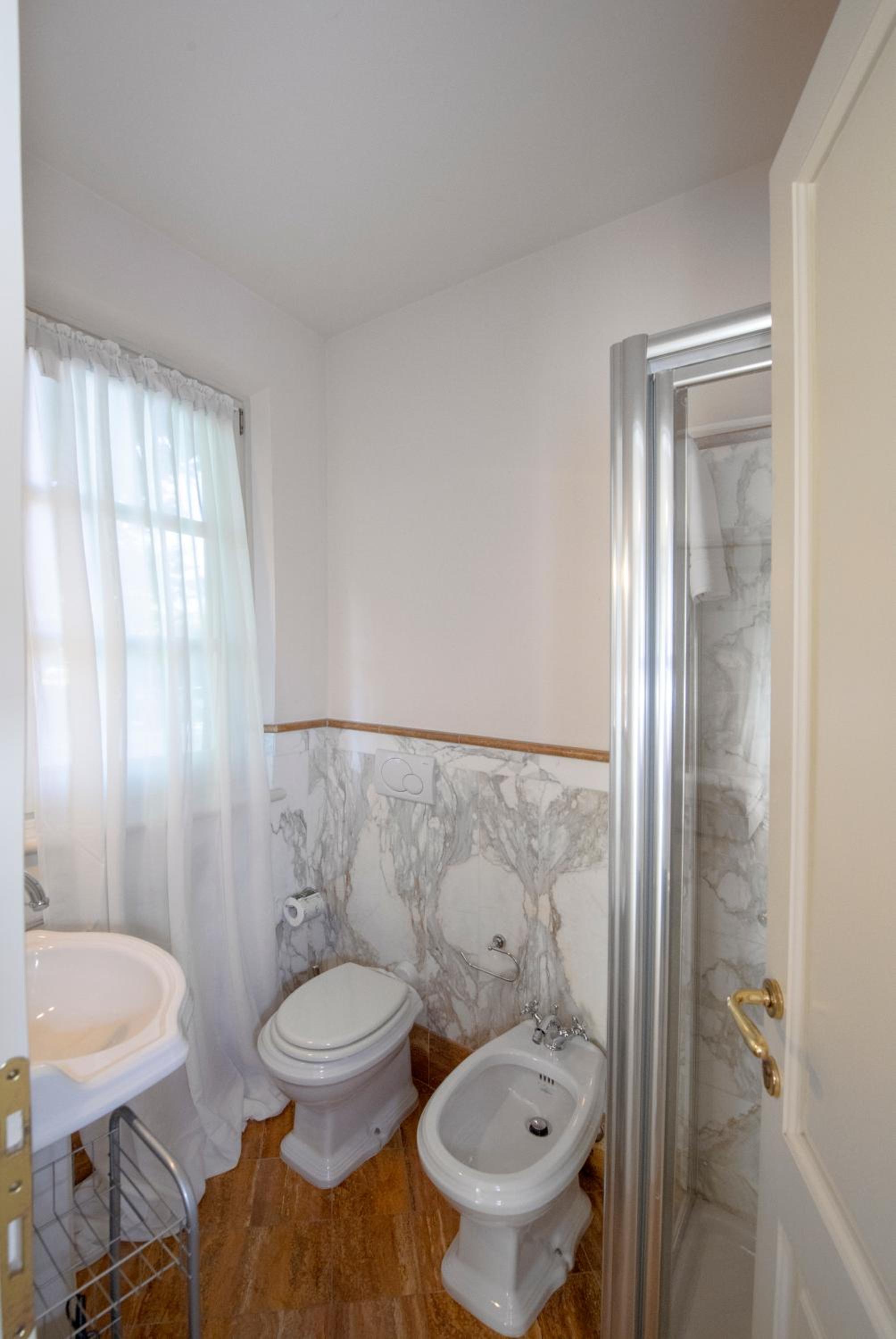 Deluxe Double Room - Photo 4