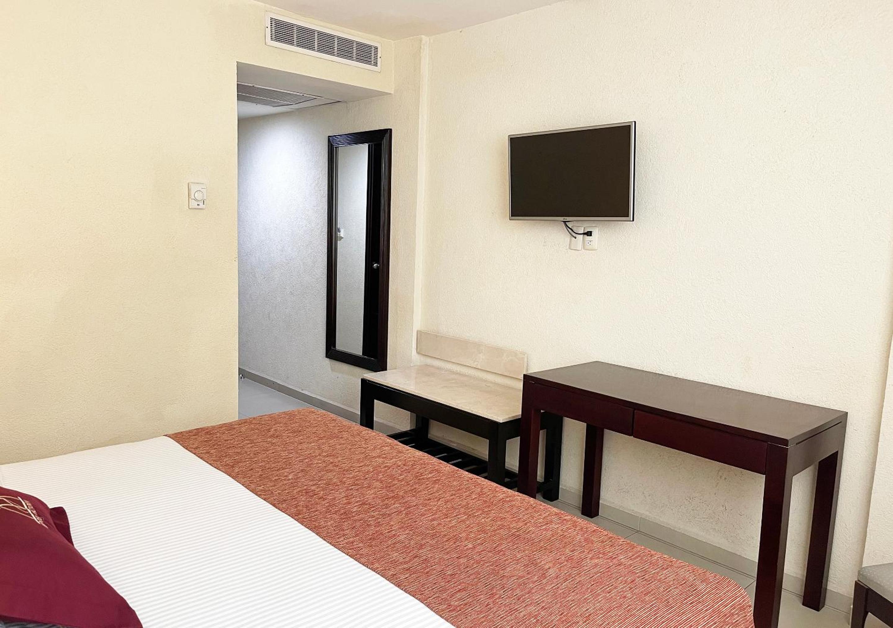 Superior King Room - Photo 7