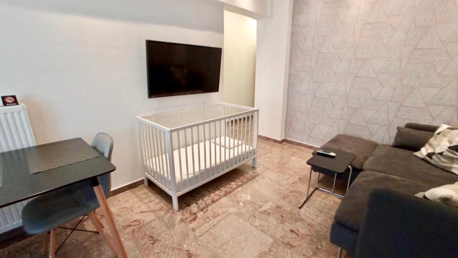 One-Bedroom Apartment - Photo 15