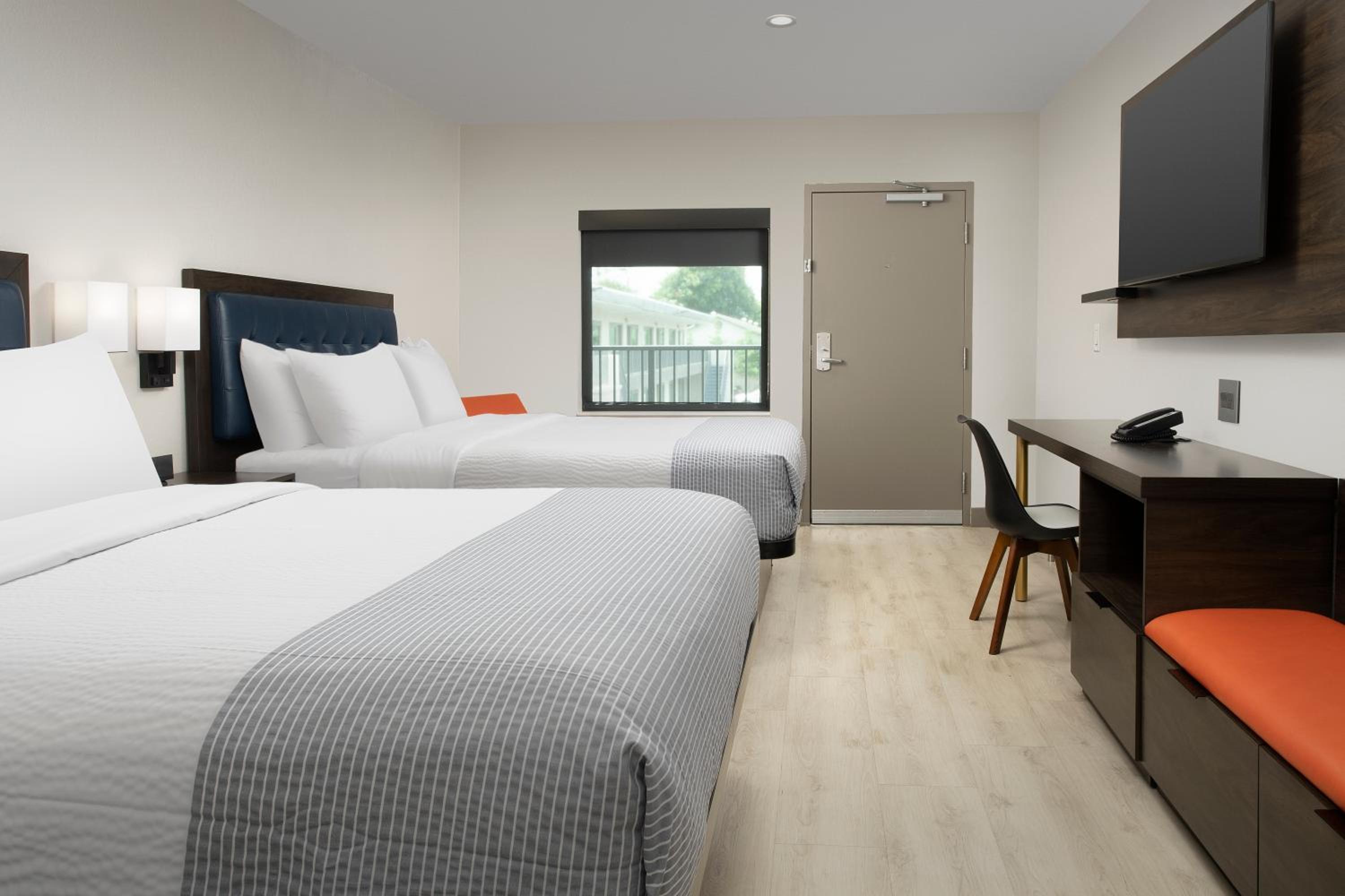Double Room with Two Double Beds - Non-Smoking - Photo 12