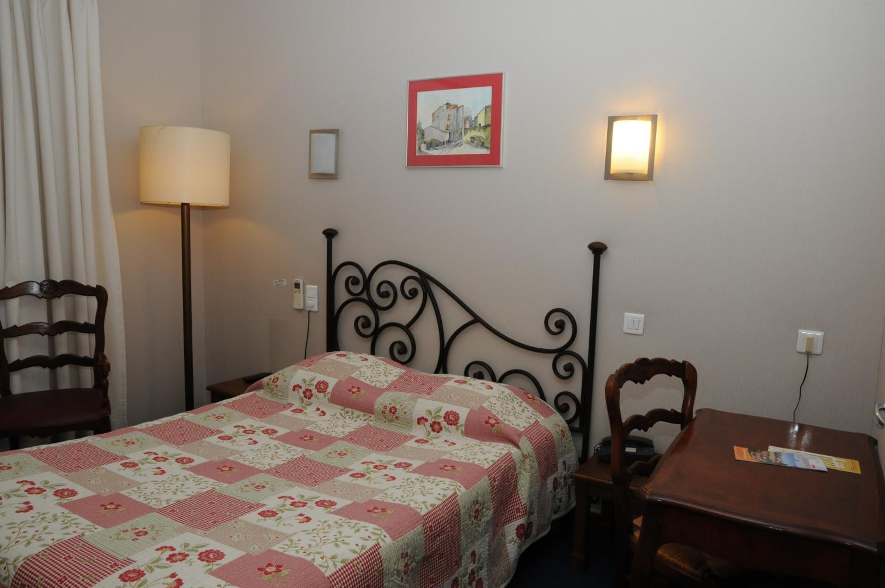 Twin Room with Bath photo 2