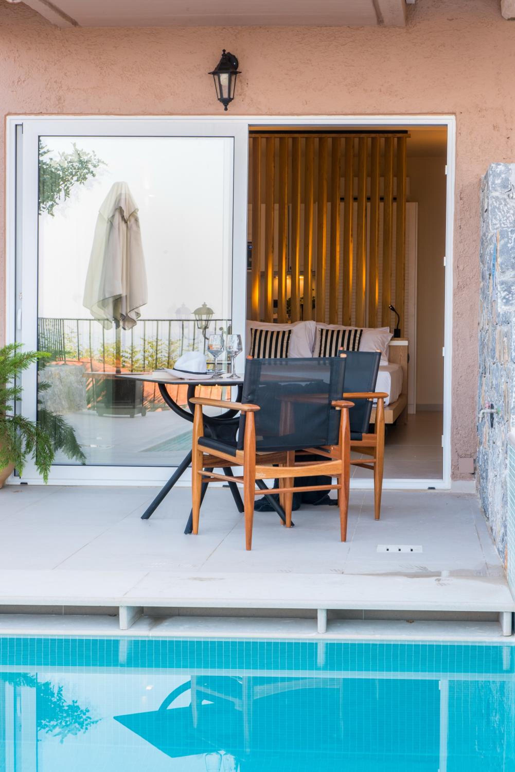 Studio with Private Pool photo 3