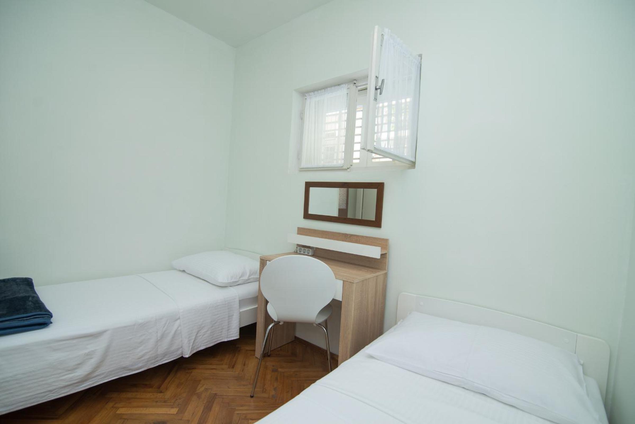 Apartment - Ground Floor photo 3