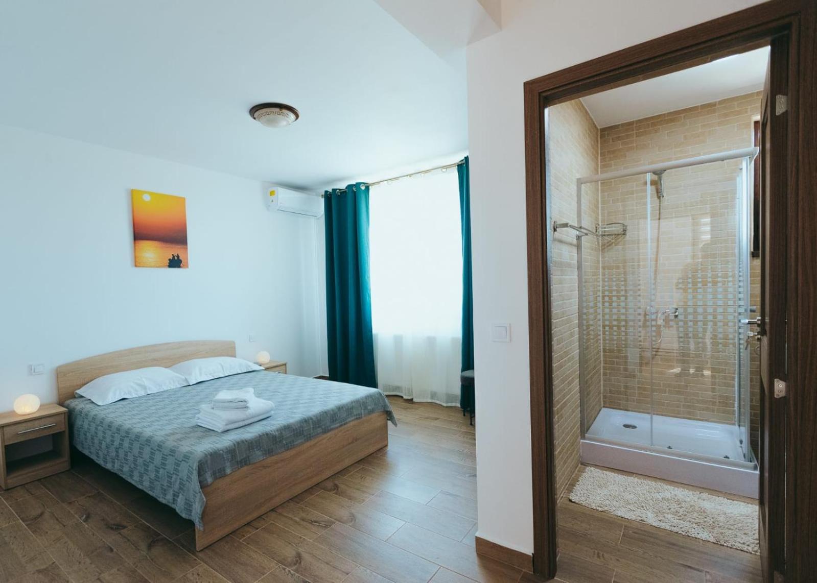 Double Room With Private Bathroom photo 2