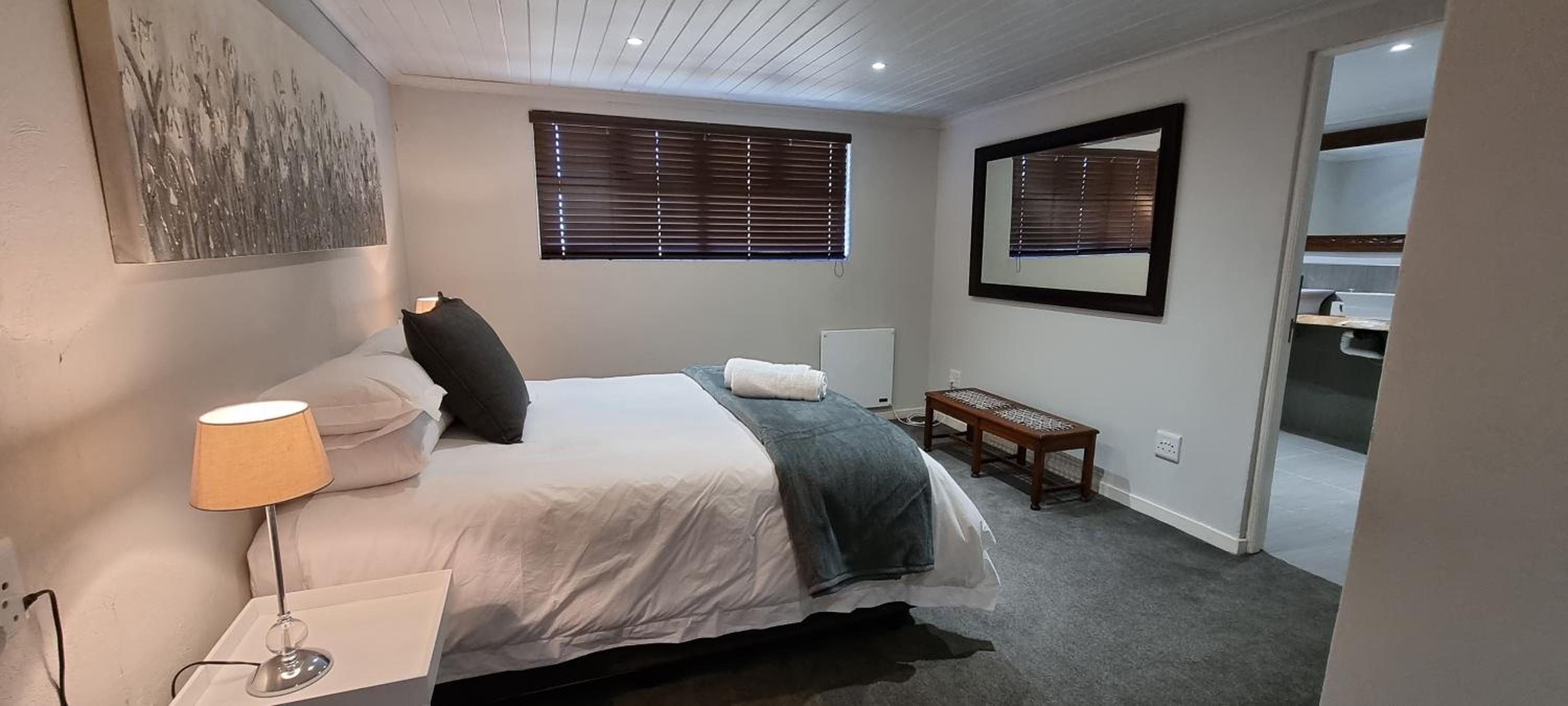 Three-Bedroom House photo 2