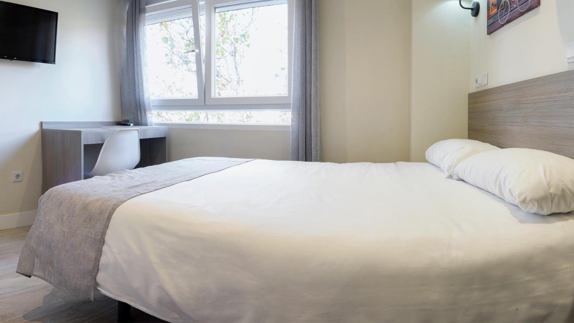 Standard Double Room - Photo 2