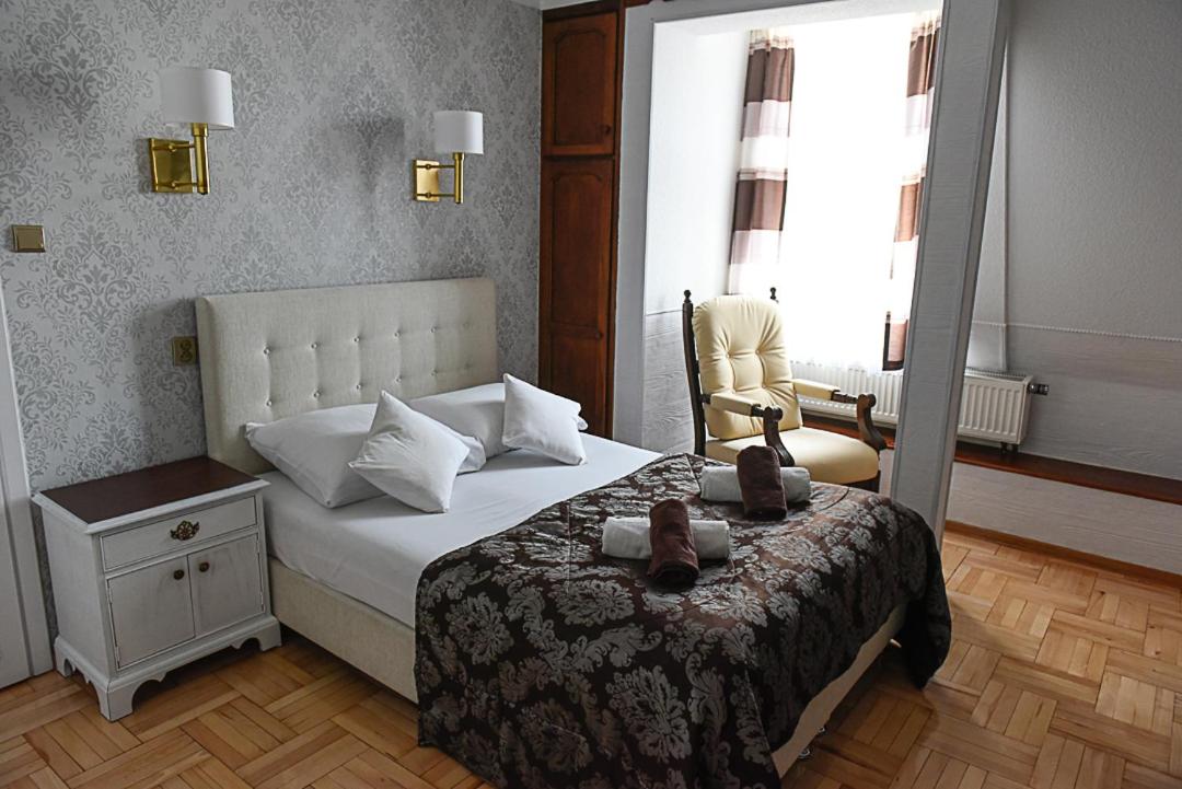 Double or Twin Room - Photo 2