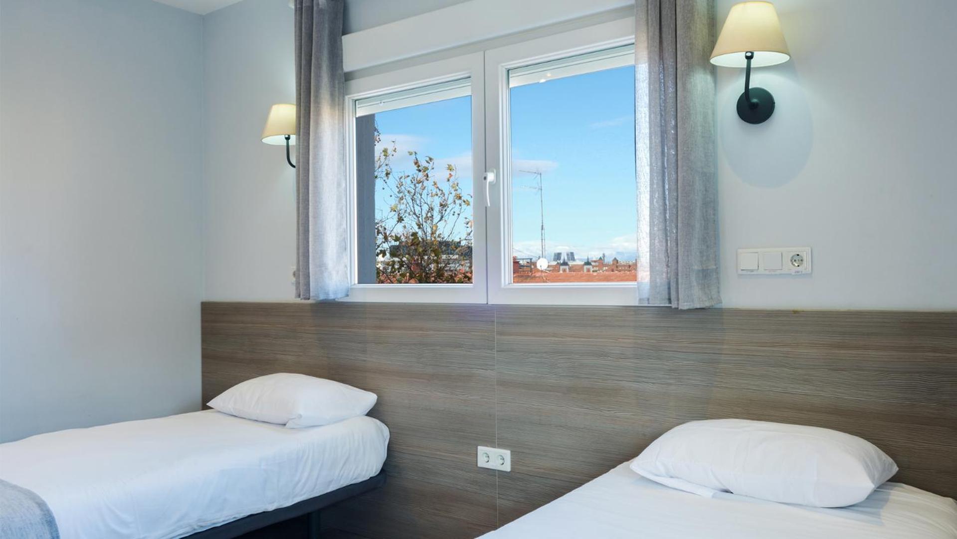 Twin Room - Photo 2
