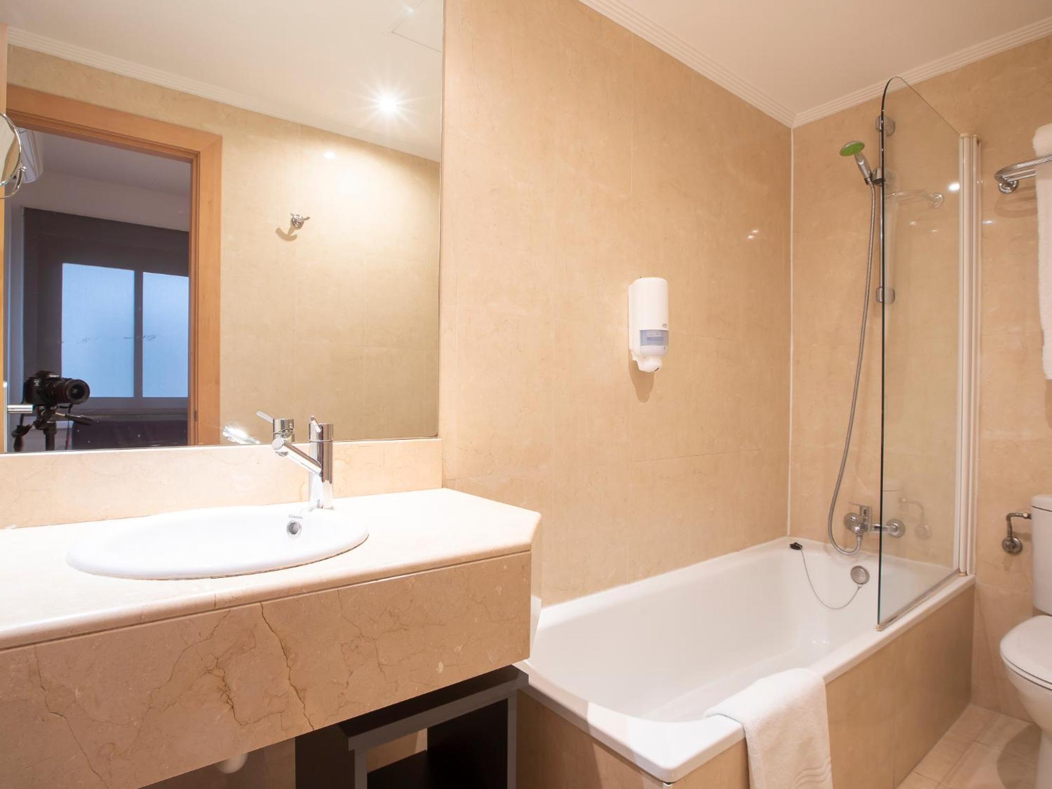 Double Room - Photo 4