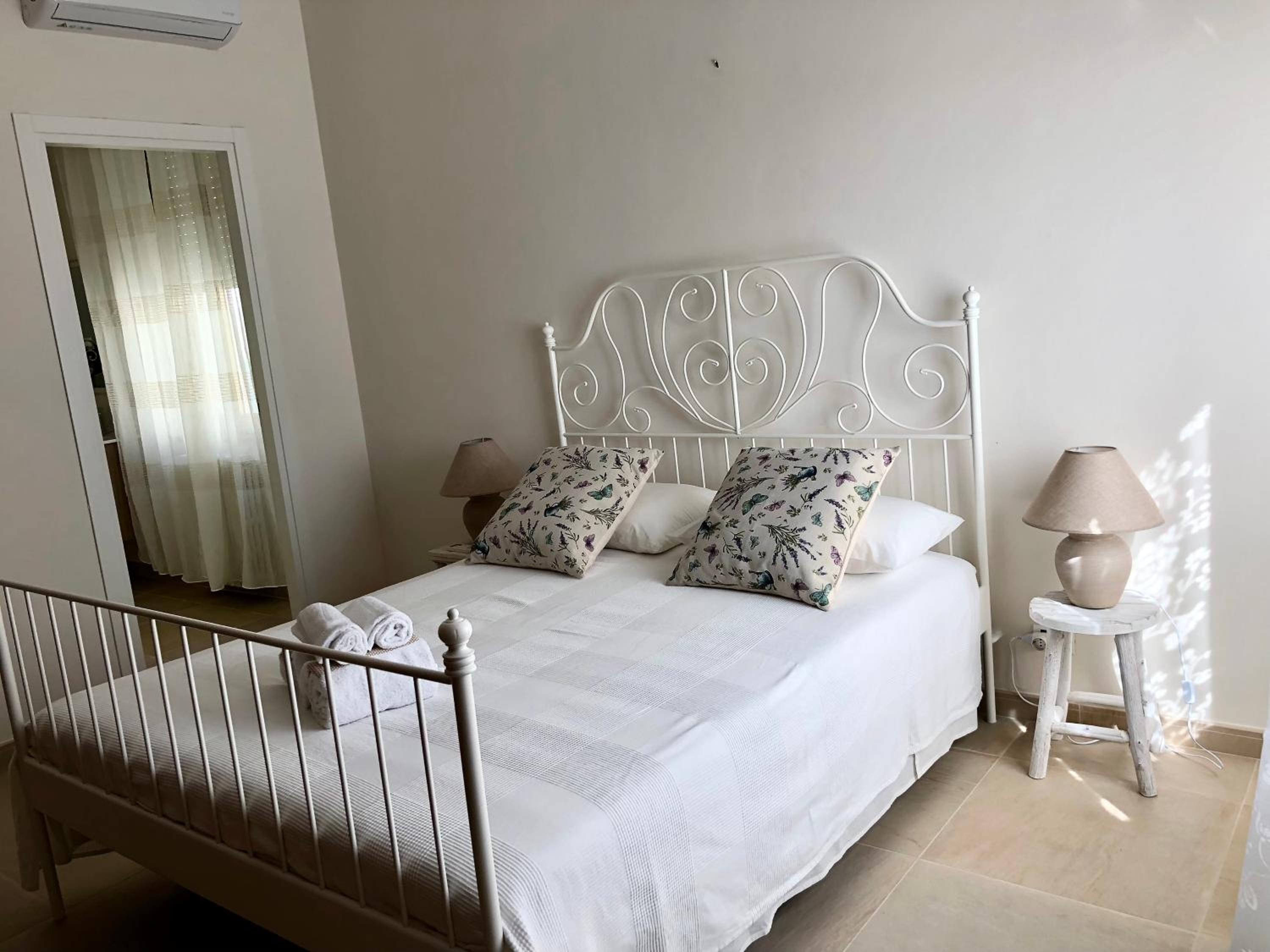 Double Room - Photo 3