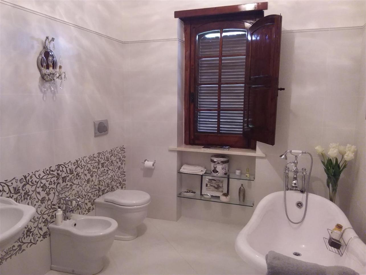 Double Room with Private External Bathroom photo 2