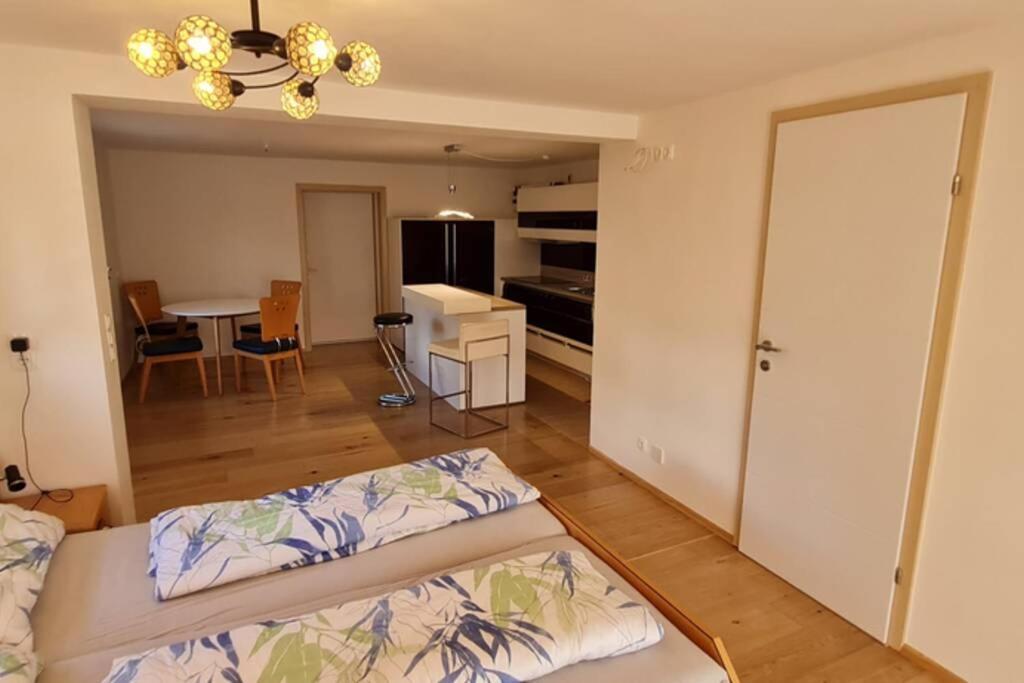 One-Bedroom Apartment photo 1
