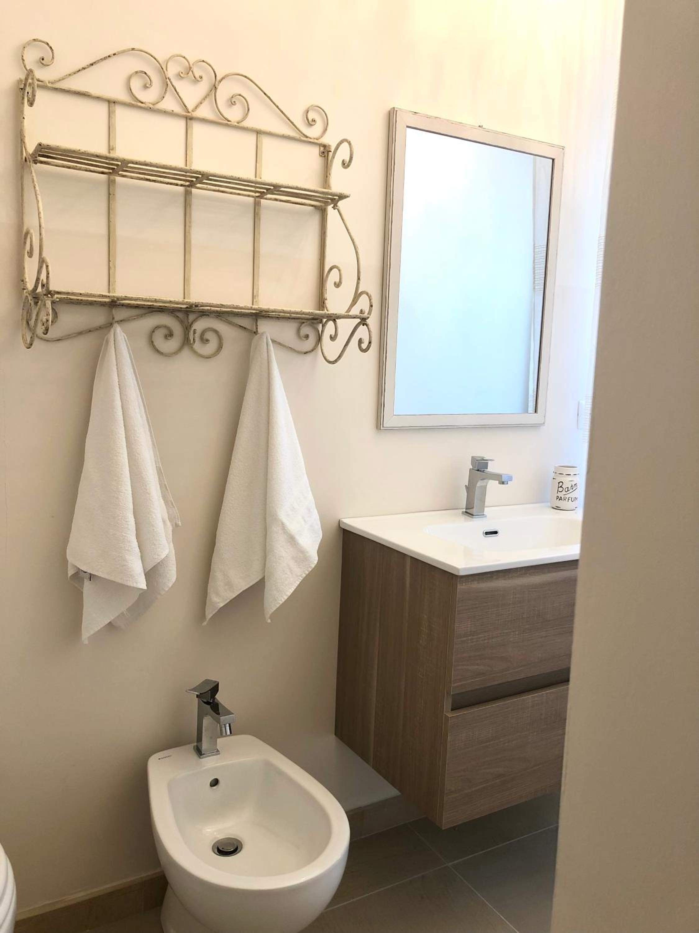 Double Room - Photo 6