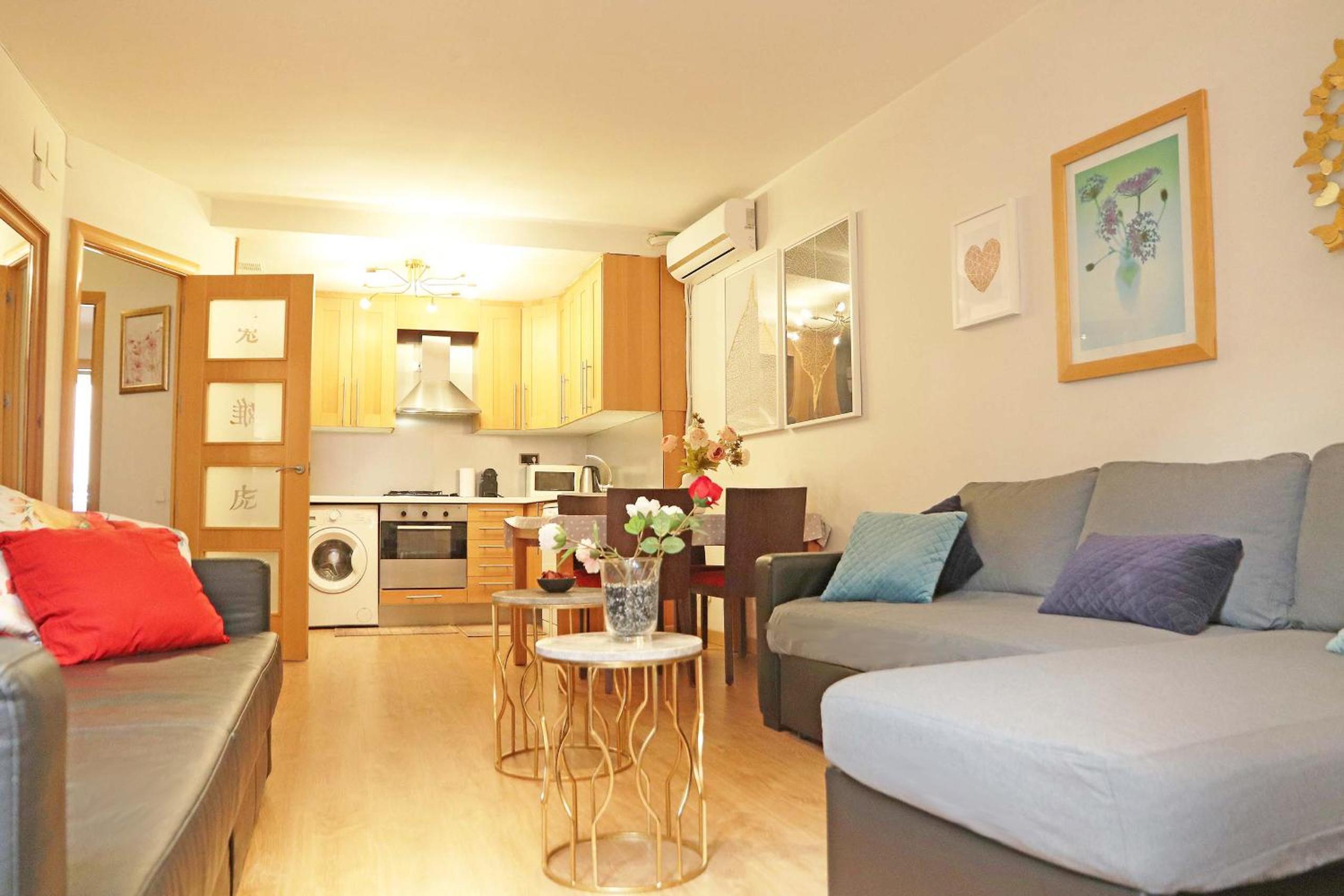 Three-Bedroom Apartment photo 3