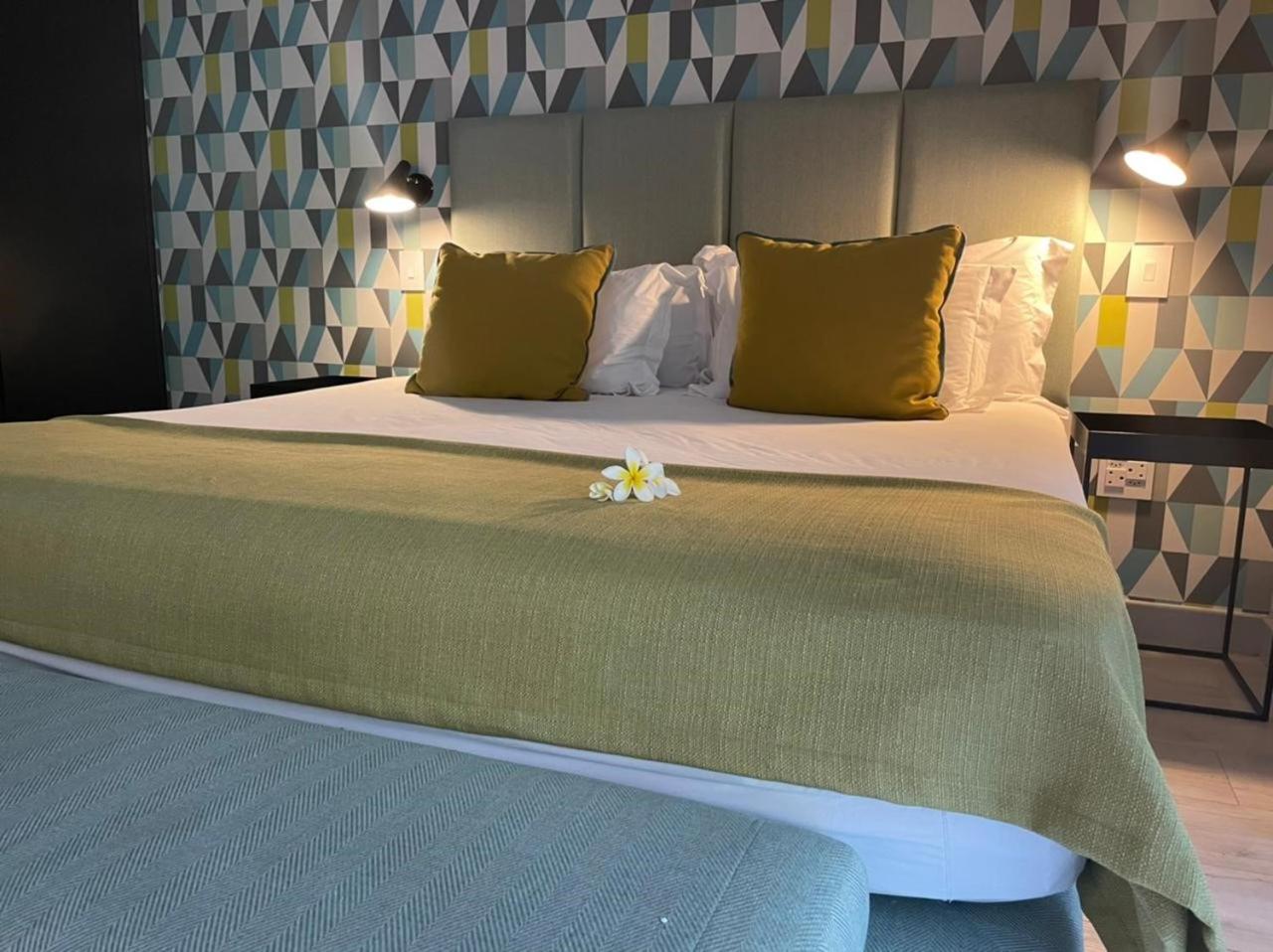 Superior King Room - Photo 3