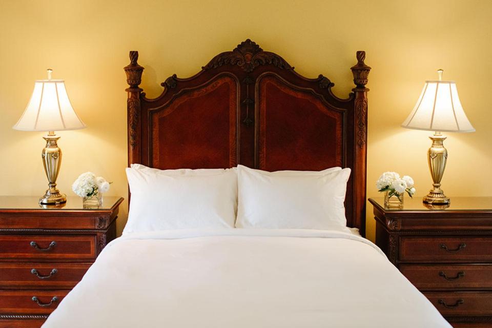 Premier Room, 1 Queen Bed - Photo 1