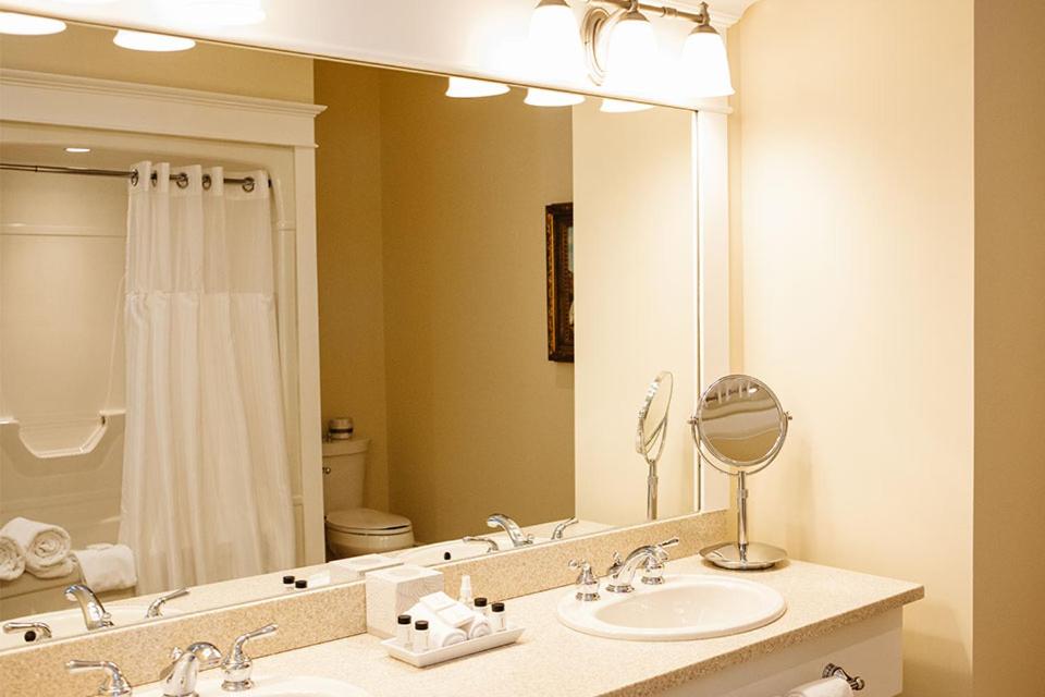 Premier Room, 1 Queen Bed - Photo 2