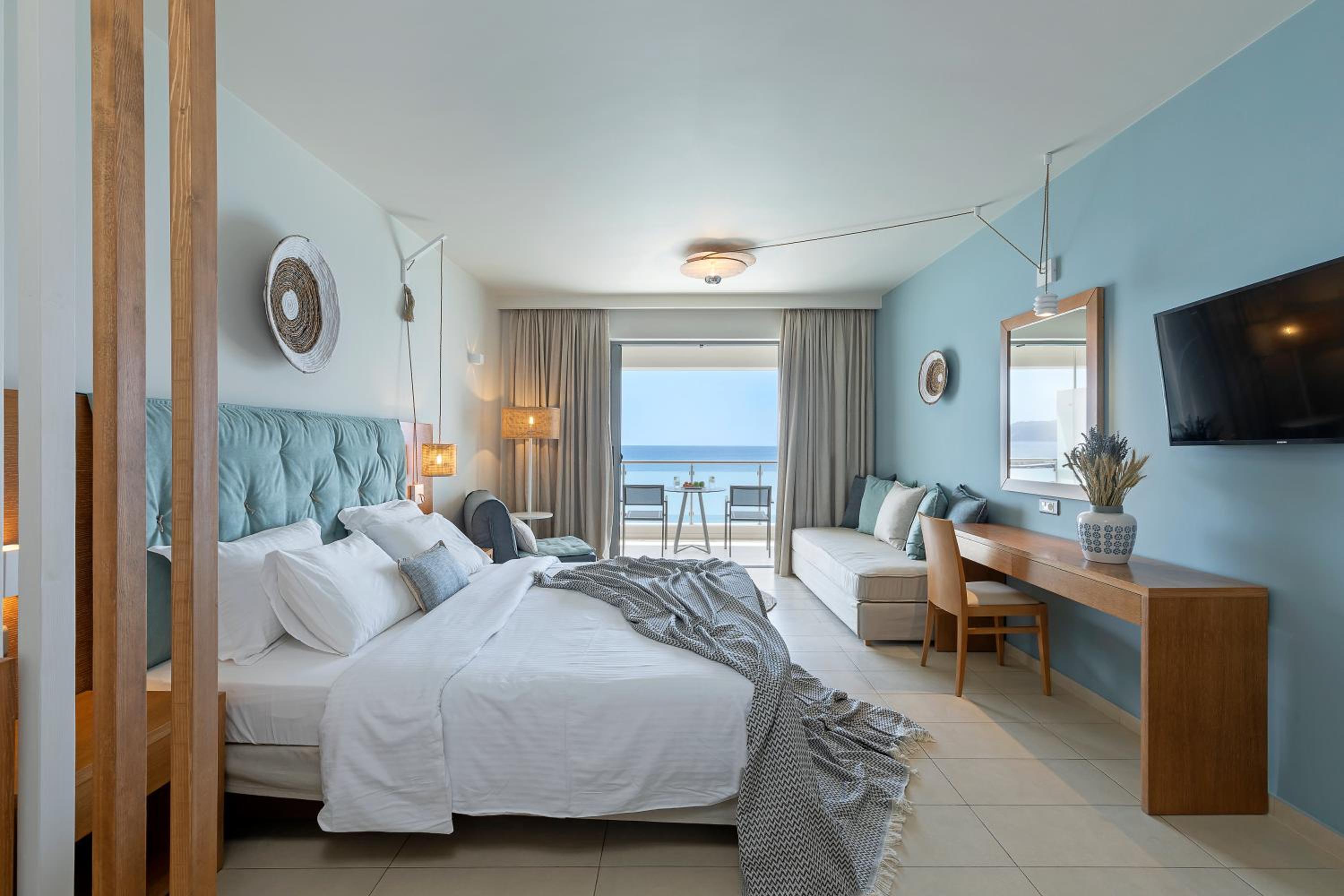 Superior Double or Twin Room with Sea View photo 3