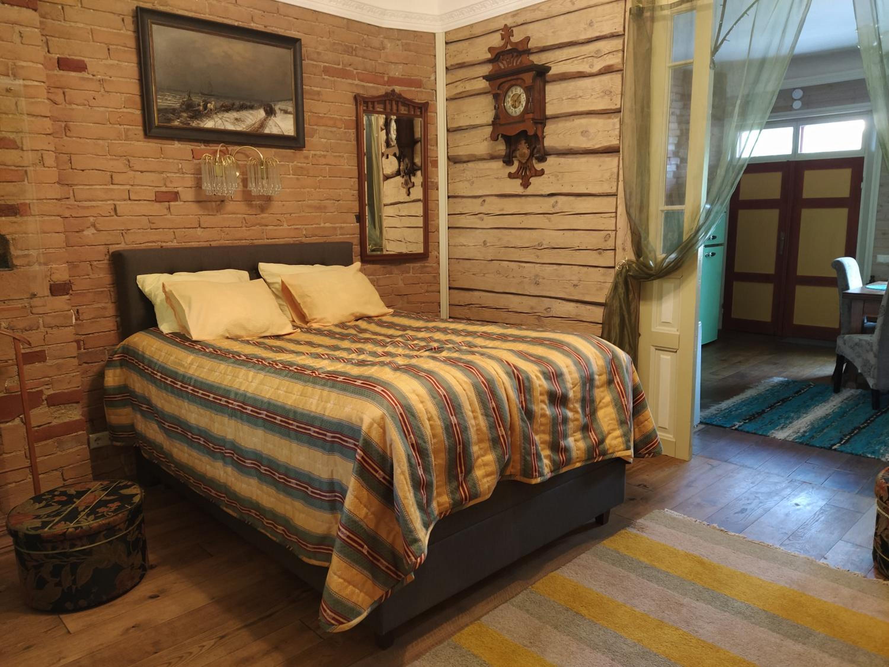 Two-Bedroom Apartment - Photo 3