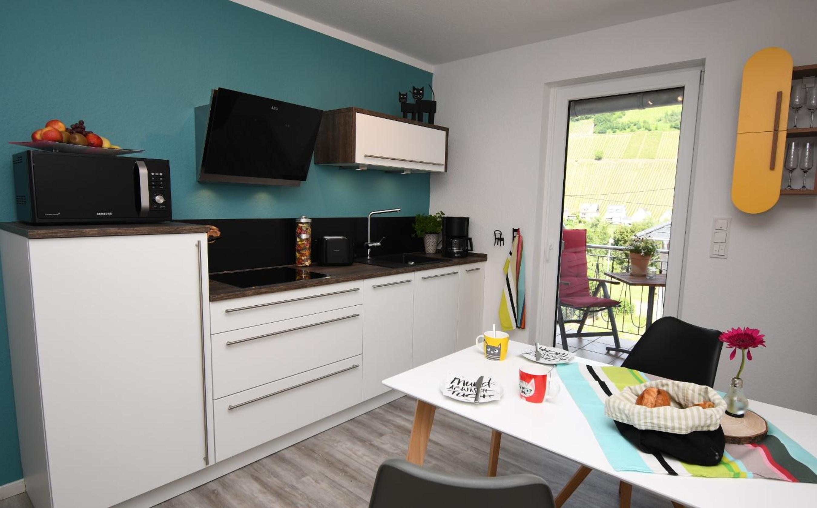 Apartment with Balcony - Photo 14