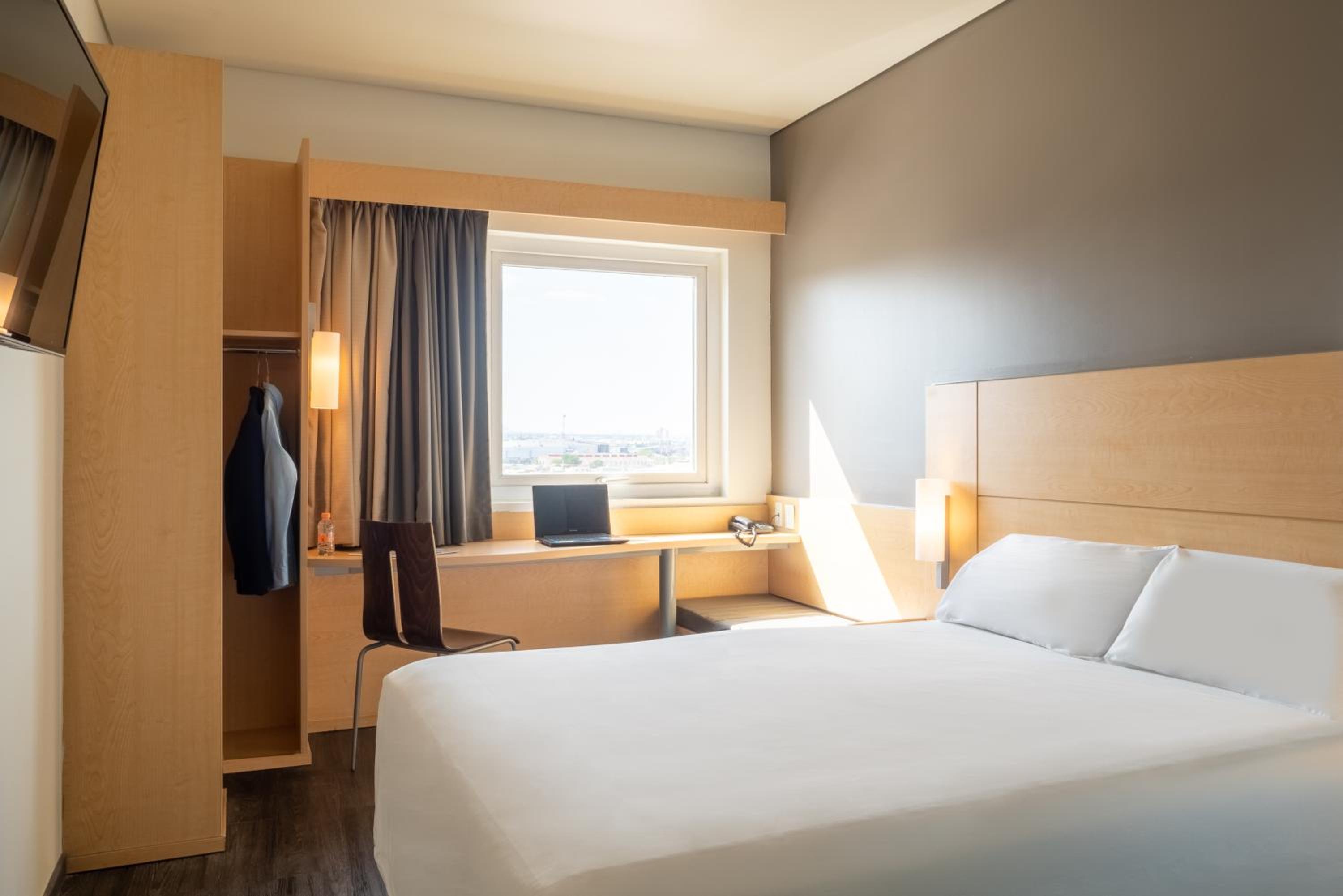 Double Room - Photo 2
