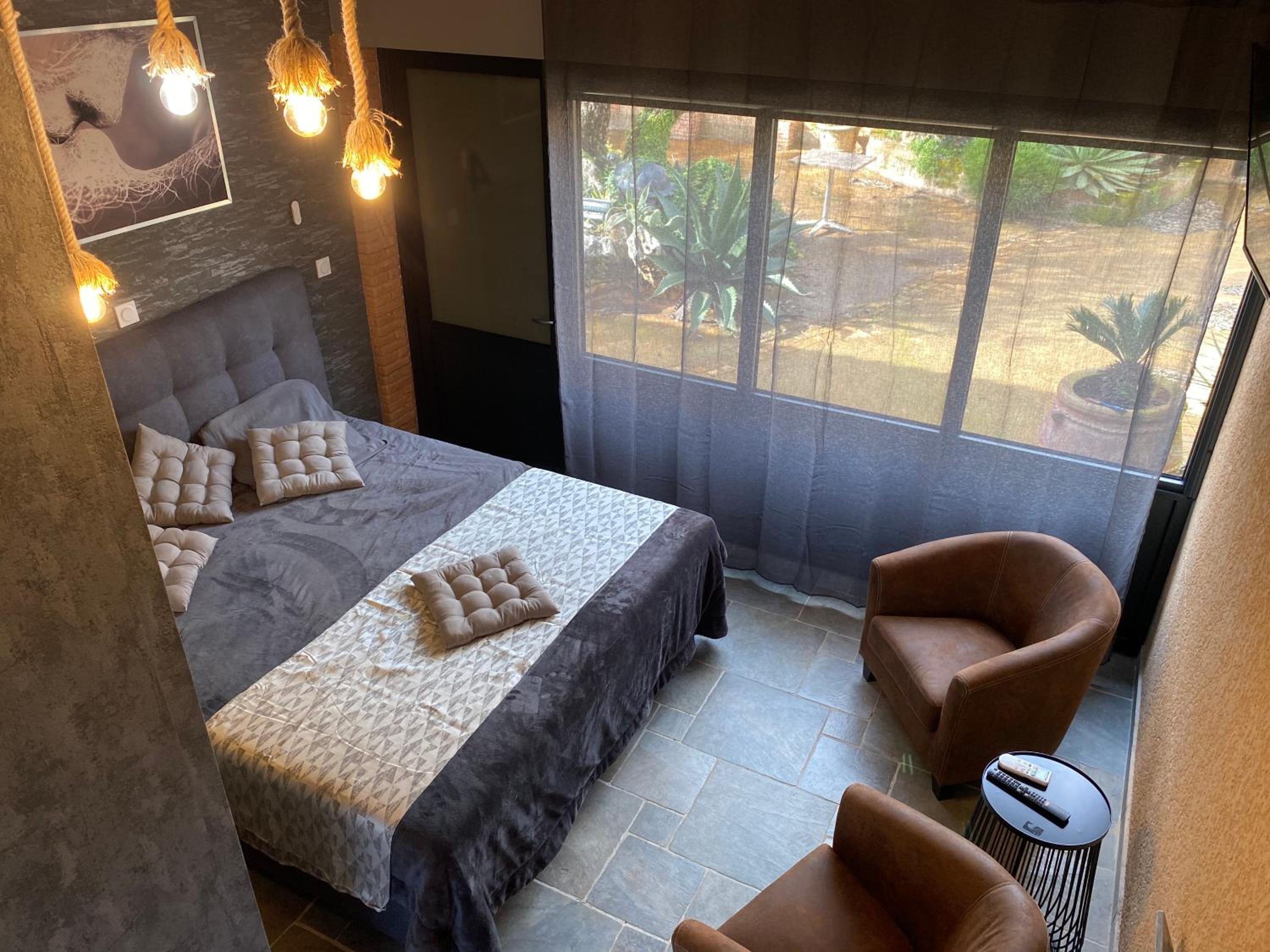 Budget Double Room photo 1