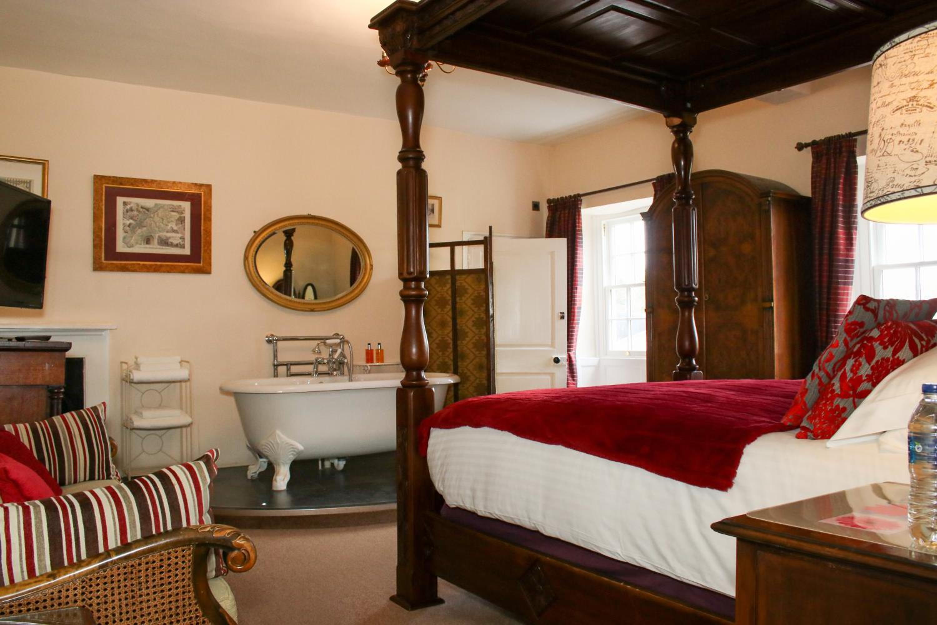 Four Poster Room photo 1