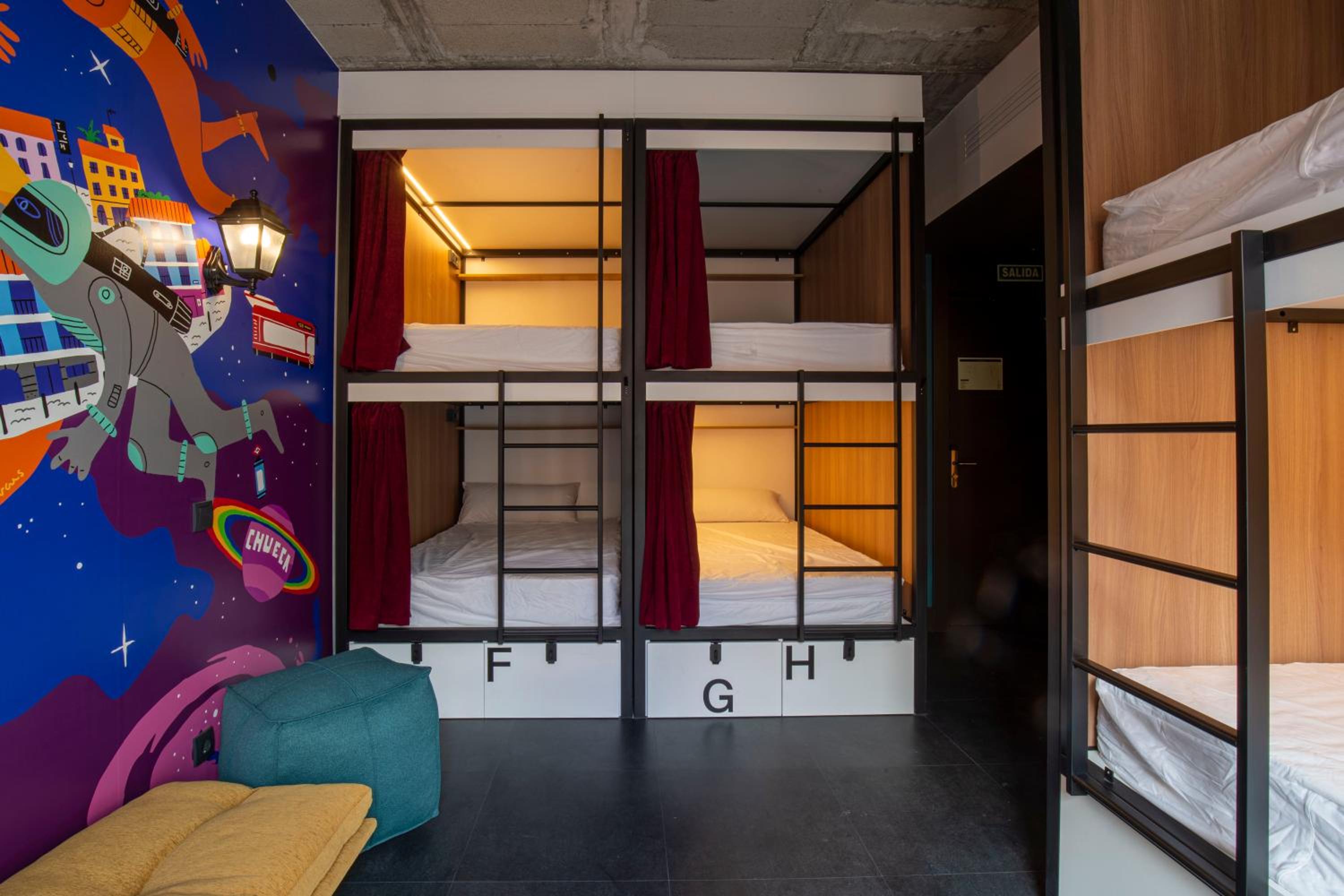 Premium Room (8 Adults) - Photo 4