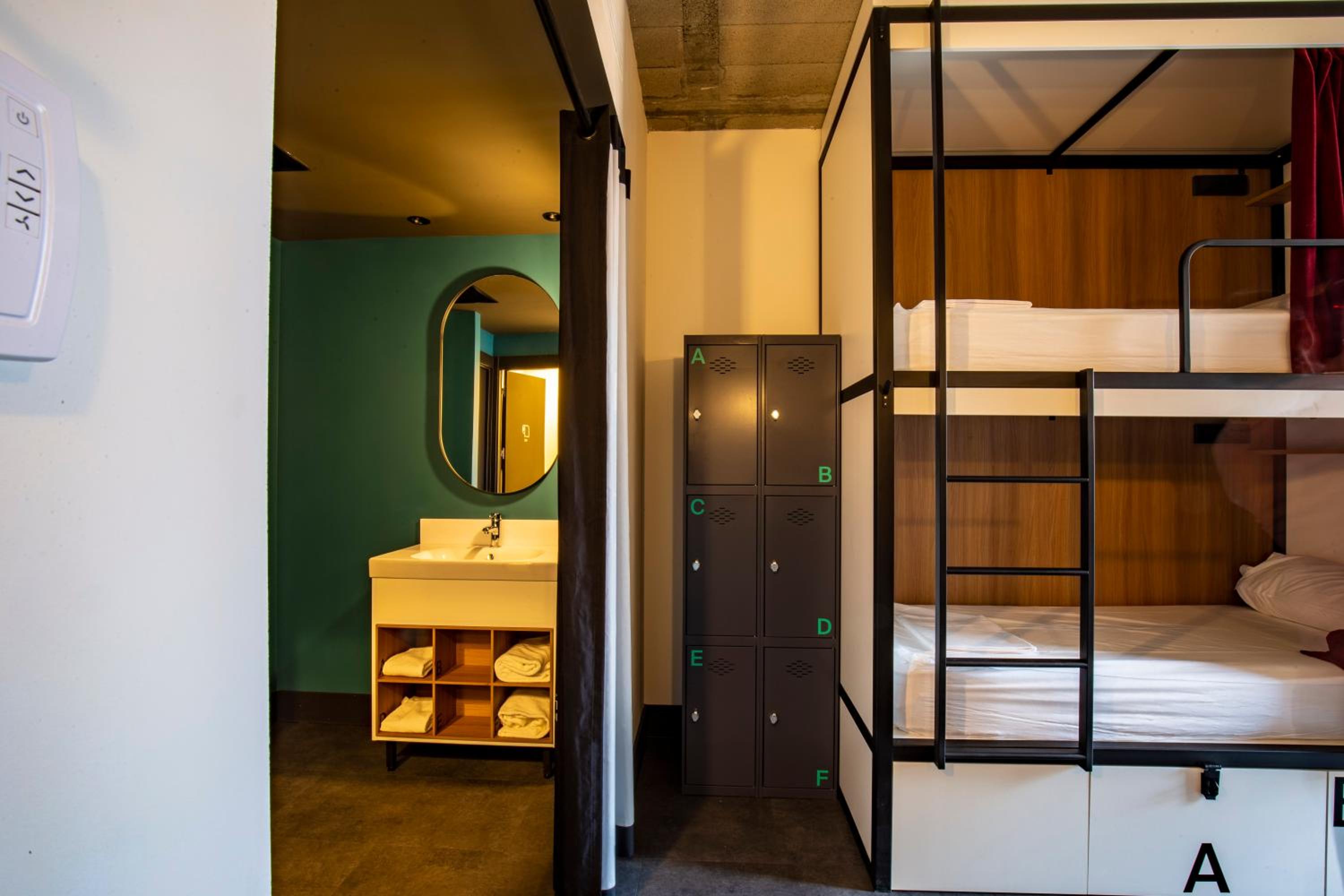 Private Room (8 Adults) - Photo 7