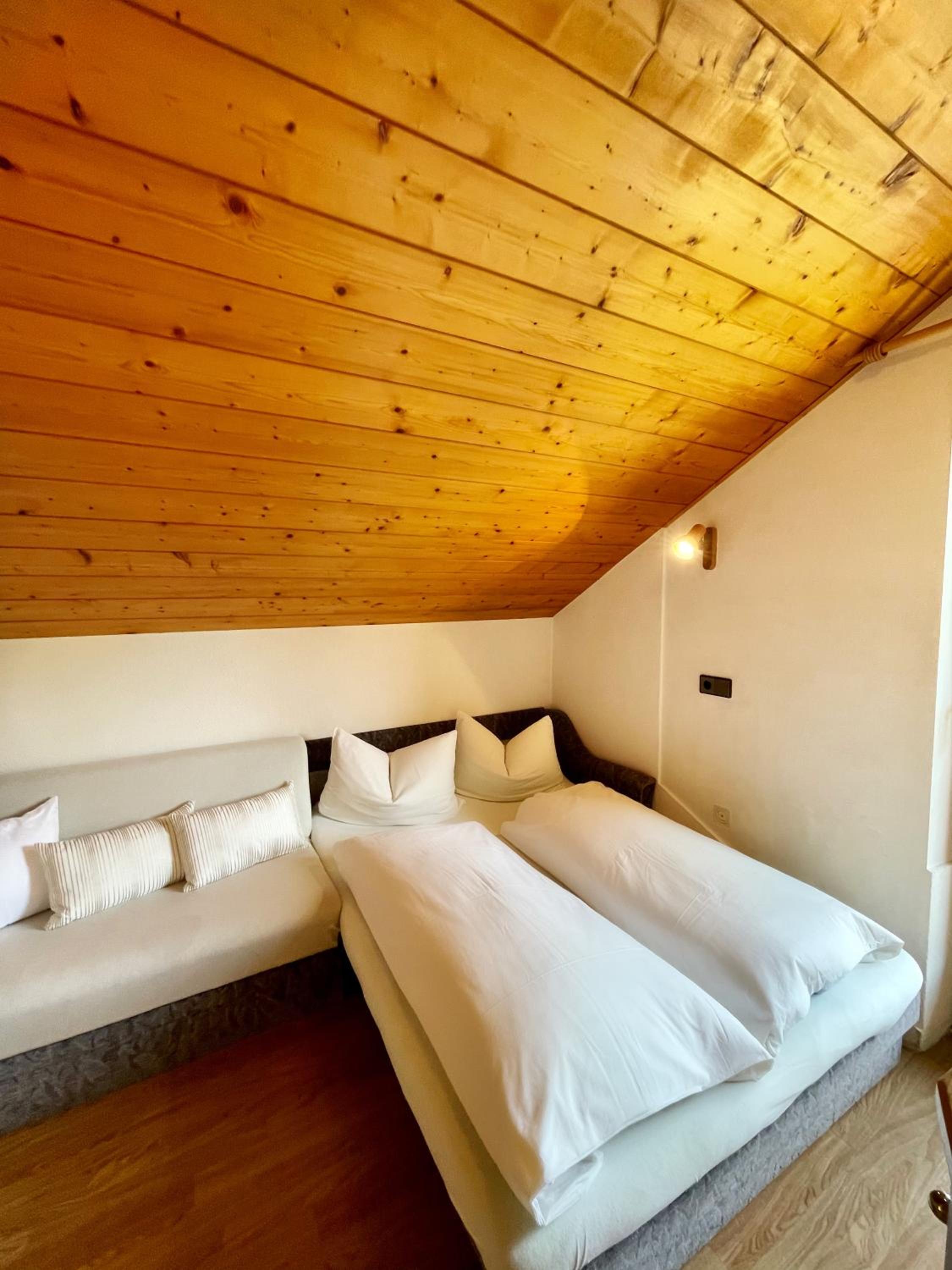 Three-Bedroom Apartment - Photo 8
