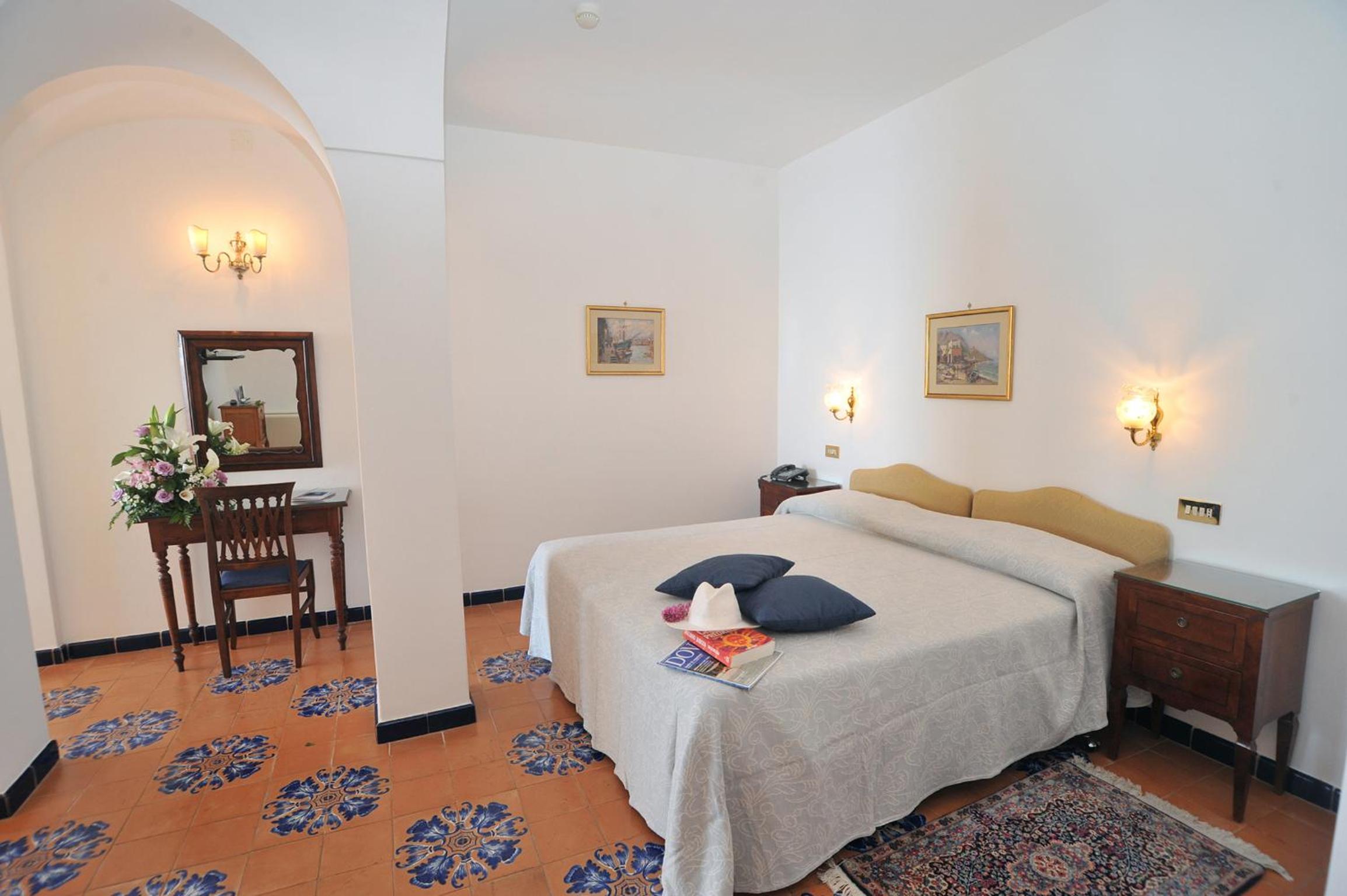 Junior Suite with Sea View - Photo 16