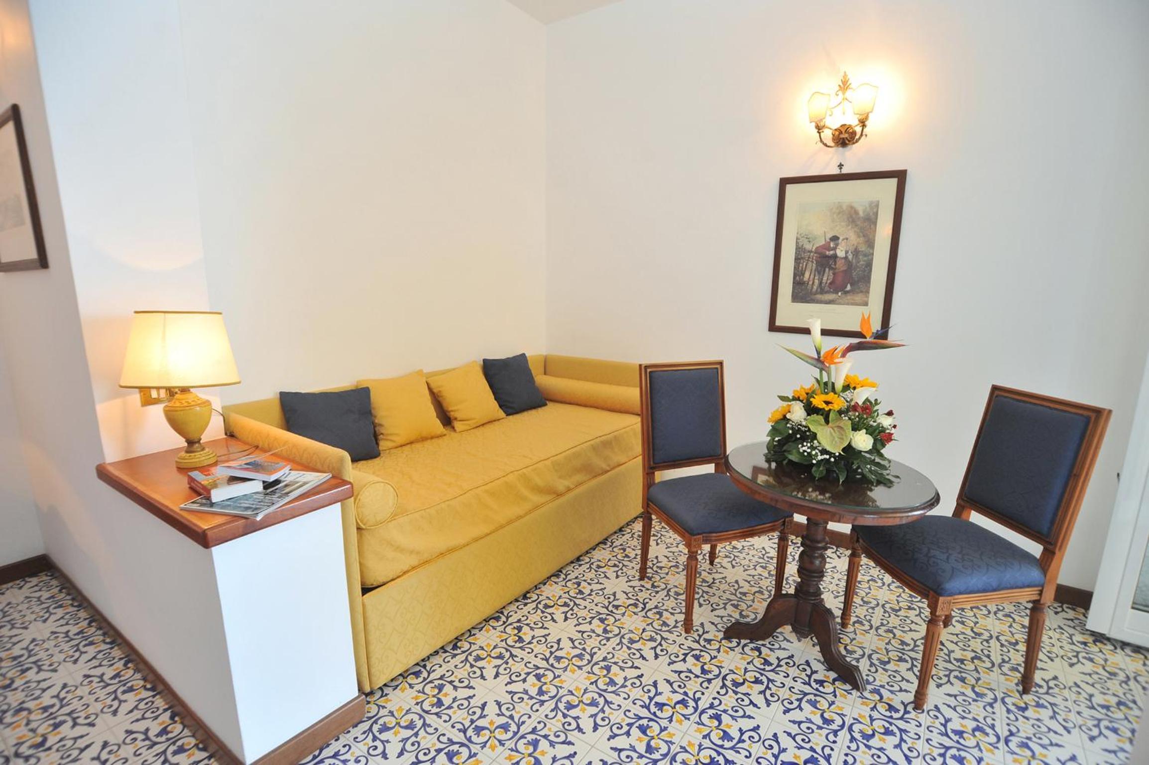 Junior Suite with Sea View - Photo 18