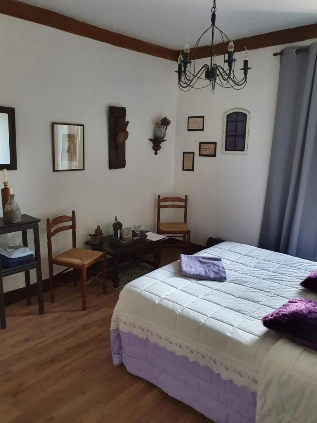Double Room with Private Bathroom photo 2