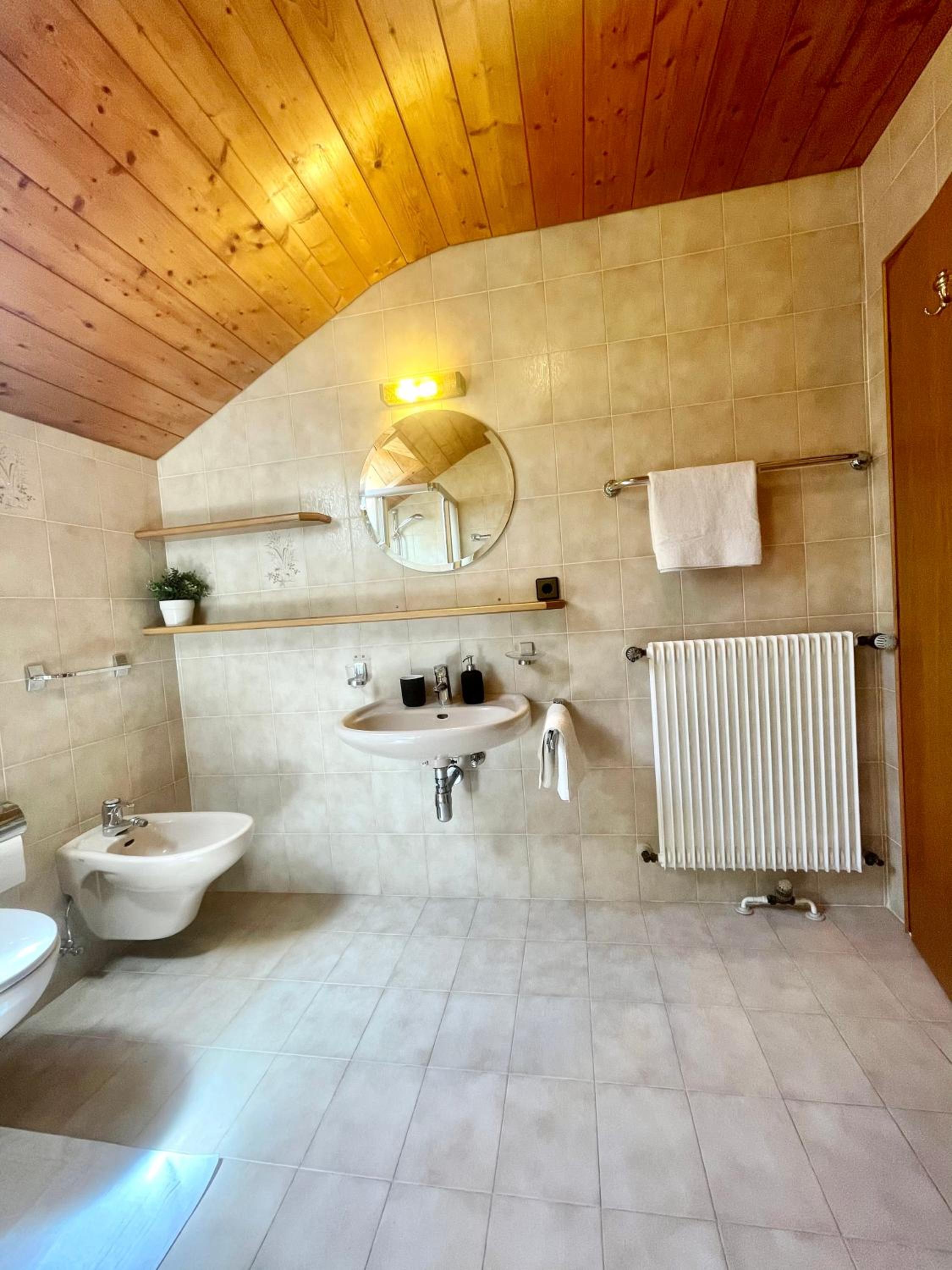 Three-Bedroom Apartment - Photo 4