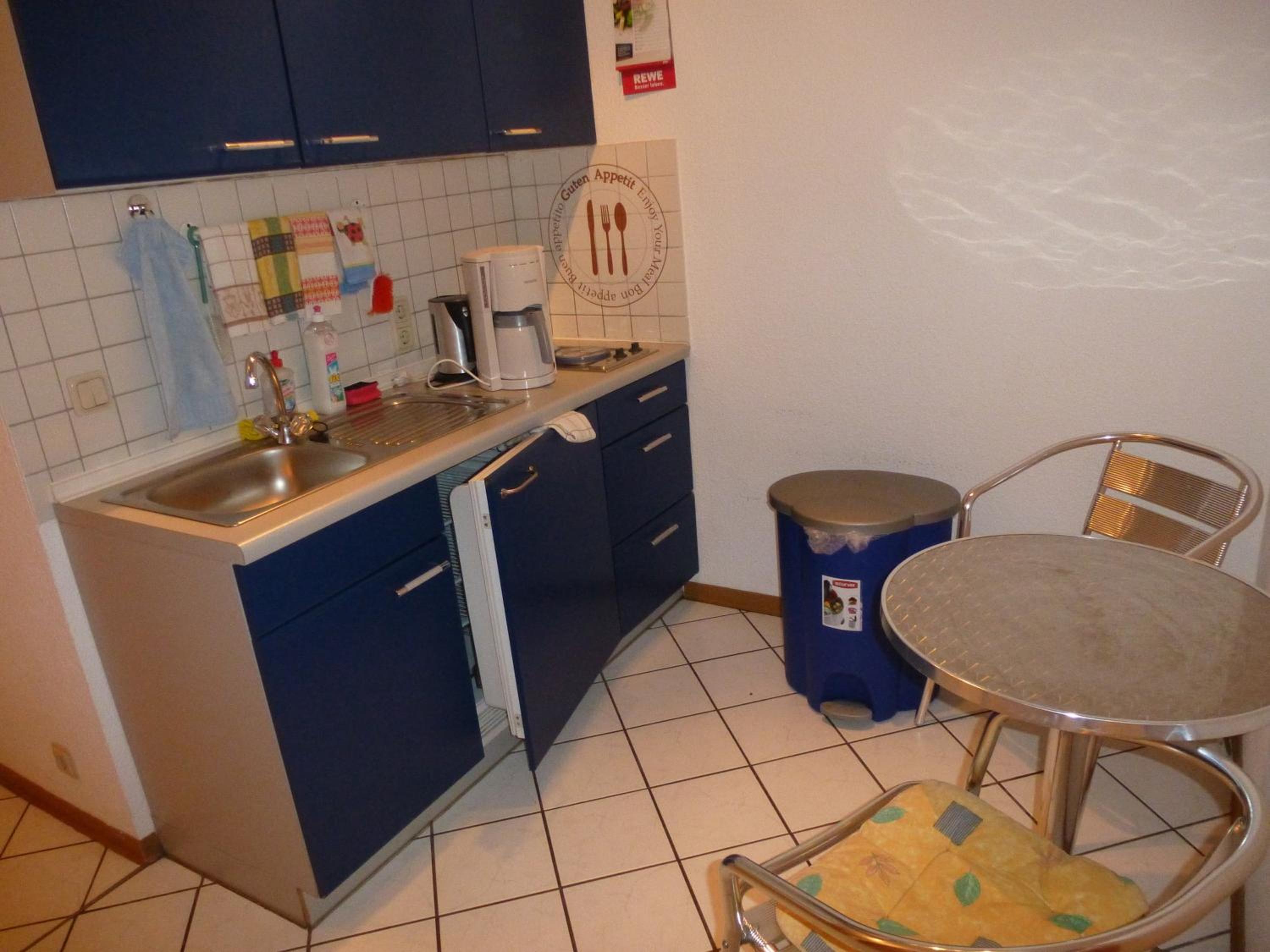 Apartment with Shower - Photo 3