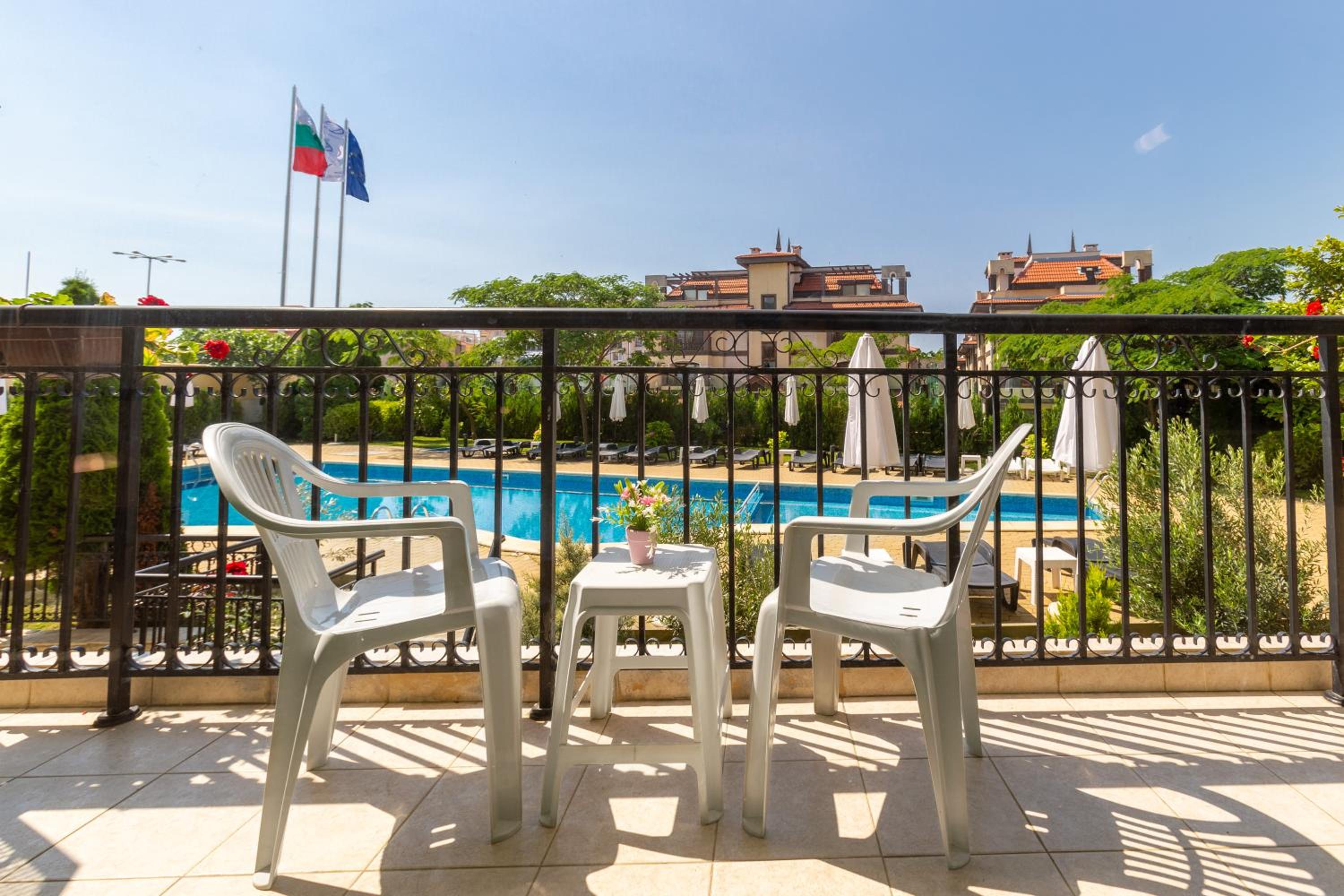 Double or Twin Room with Balcony and Free Parking - Photo 2
