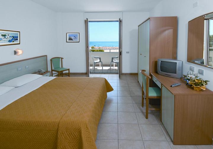 Double or Twin Room - Photo 1
