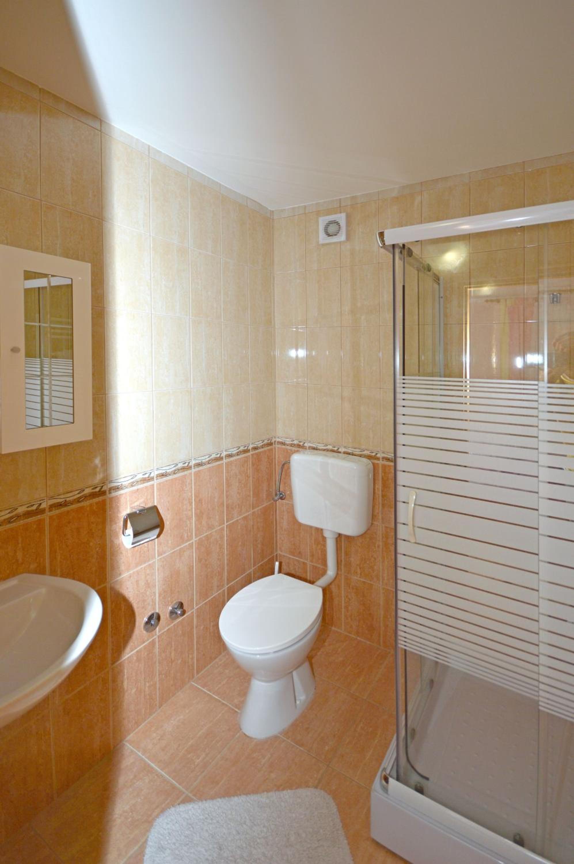 Twin Room with Bathroom - Photo 5