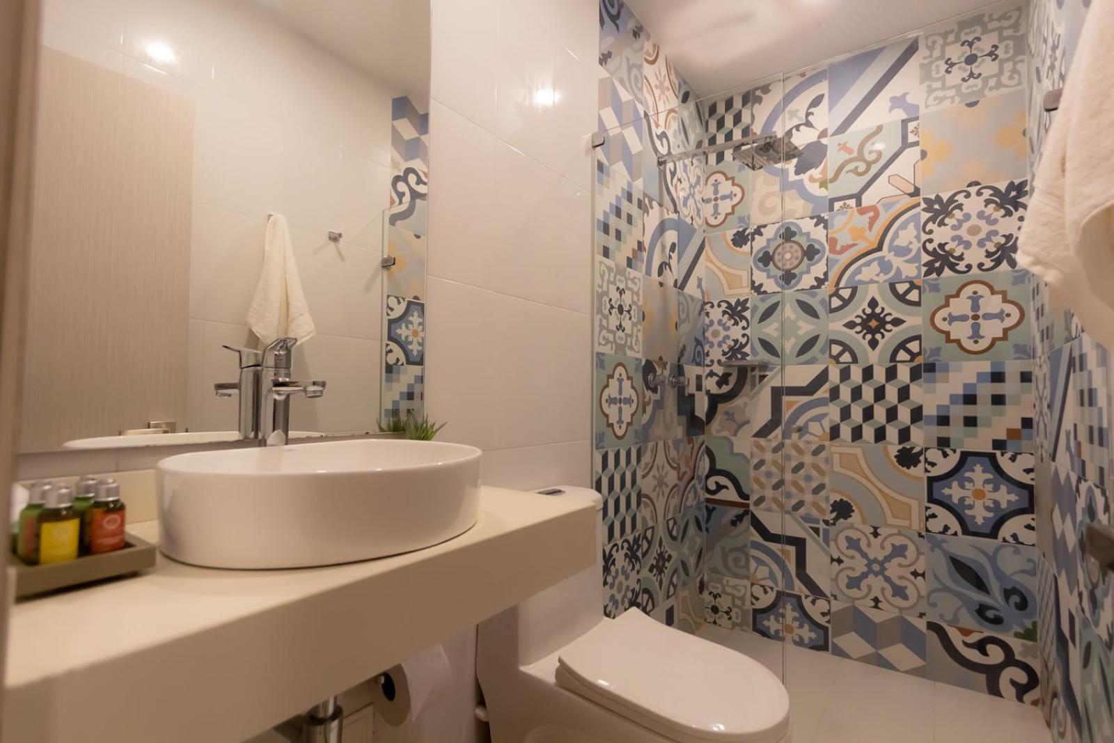 Standard Suite - Photo 6
