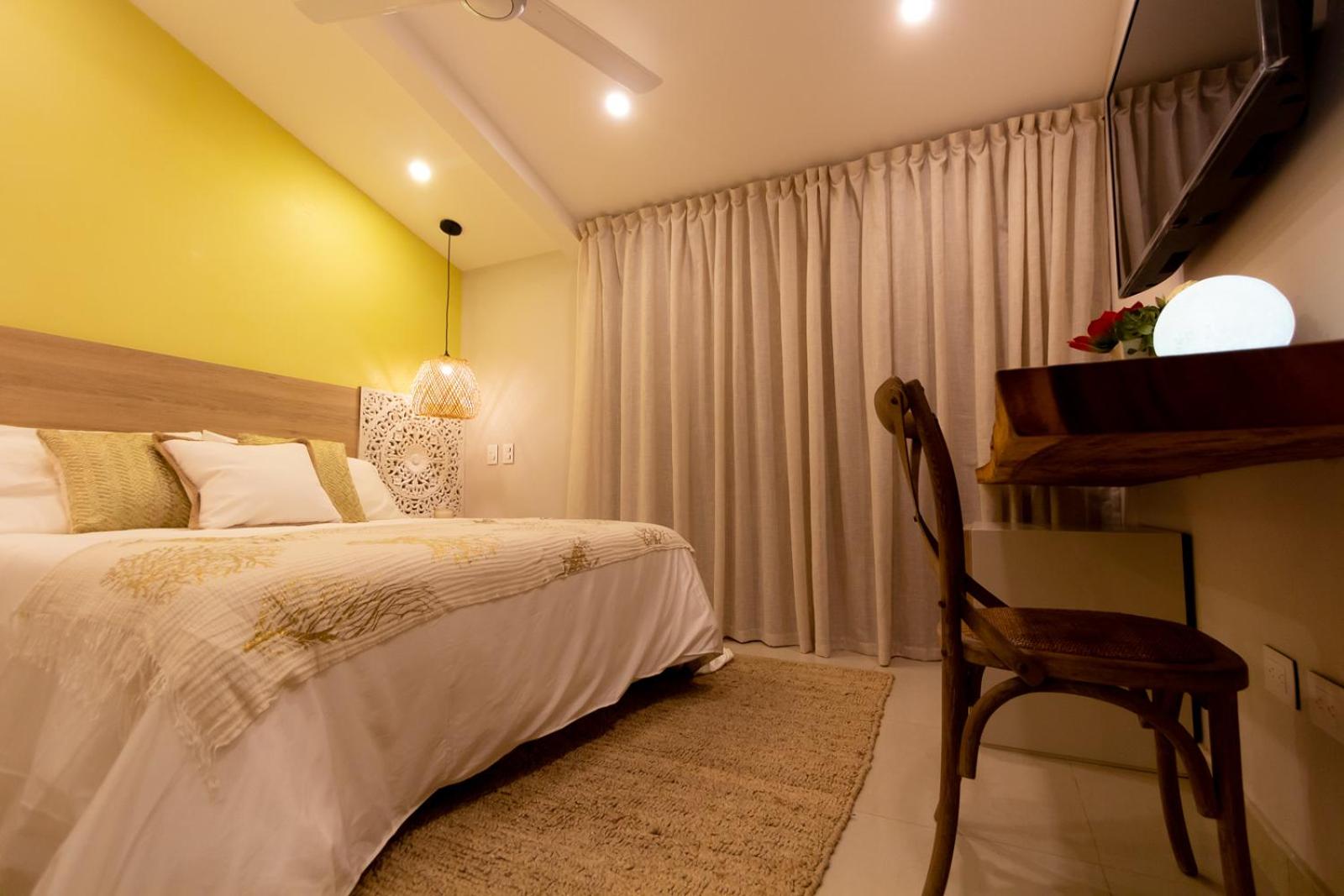 Standard Suite - Photo 3