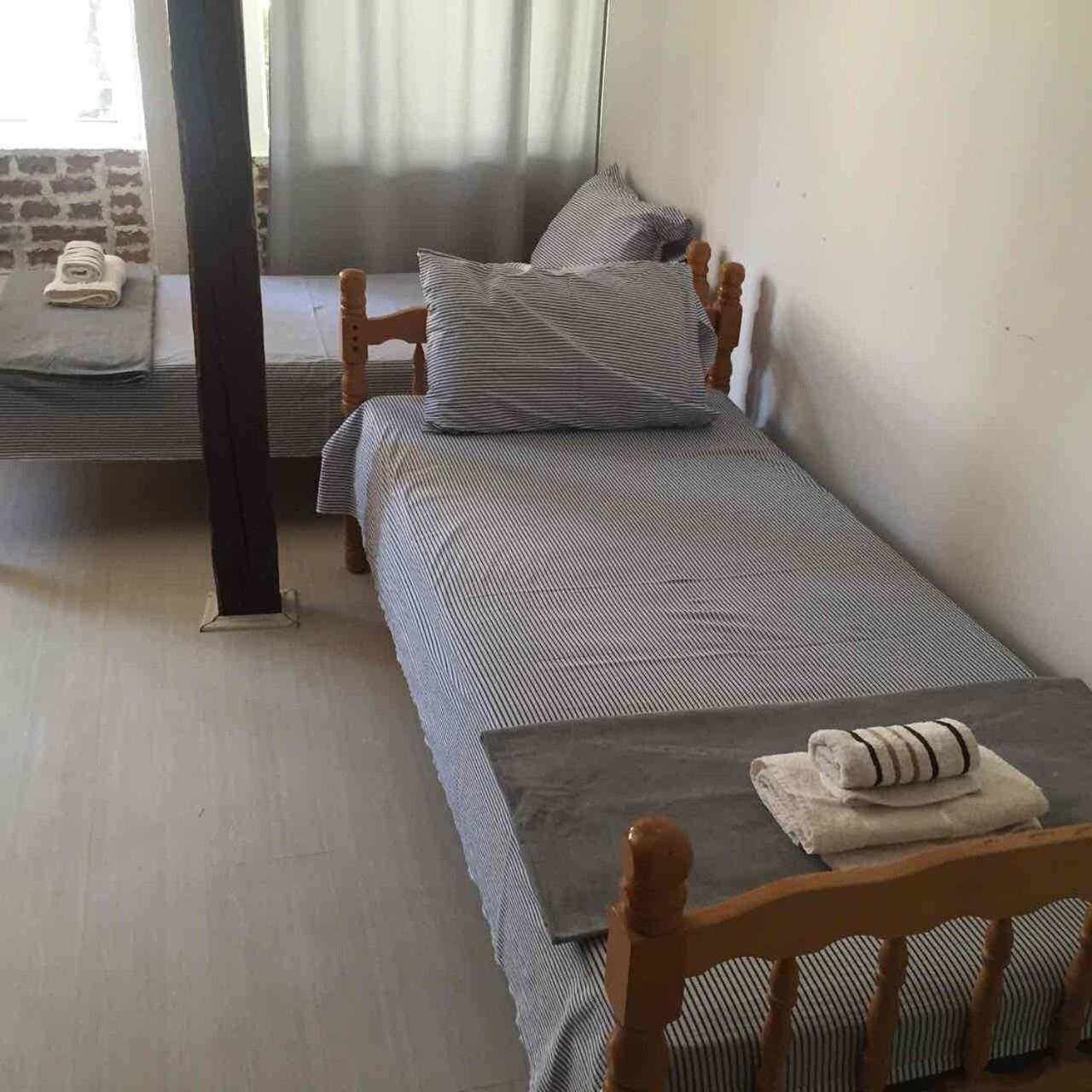 6-Bed Mixed Dormitory Room photo 2