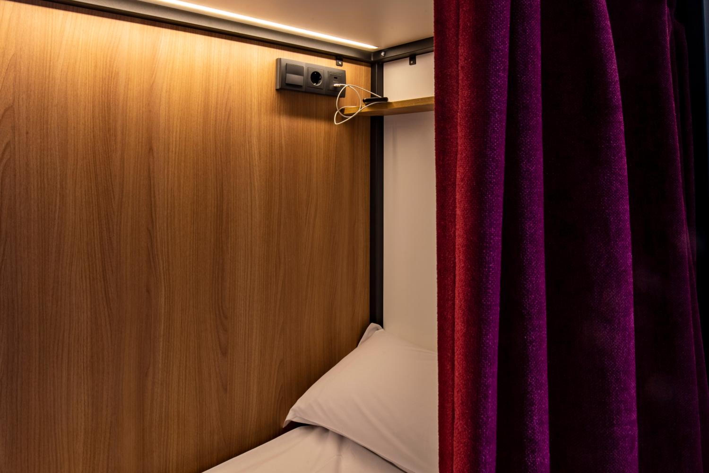 Private Room (8 Adults) - Photo 1