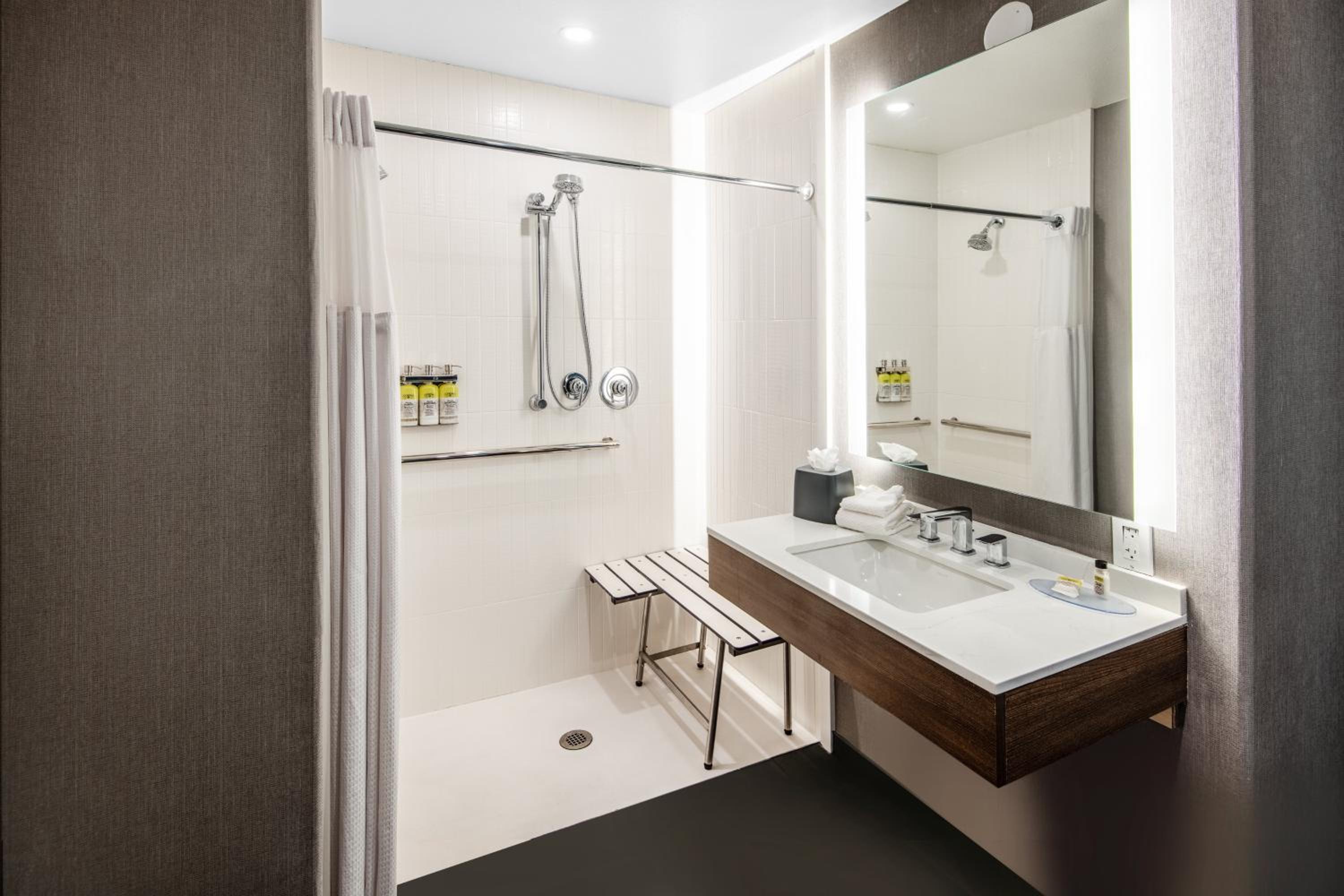 Two-Bedroom Suite with Sofa Bed - Photo 3