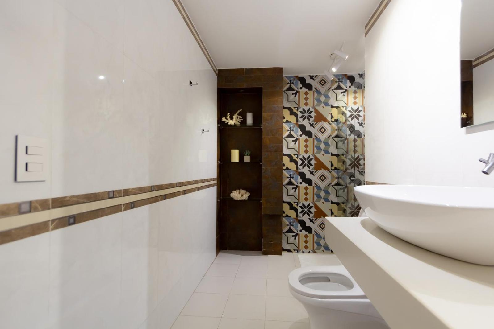 Deluxe Suite - Photo 11