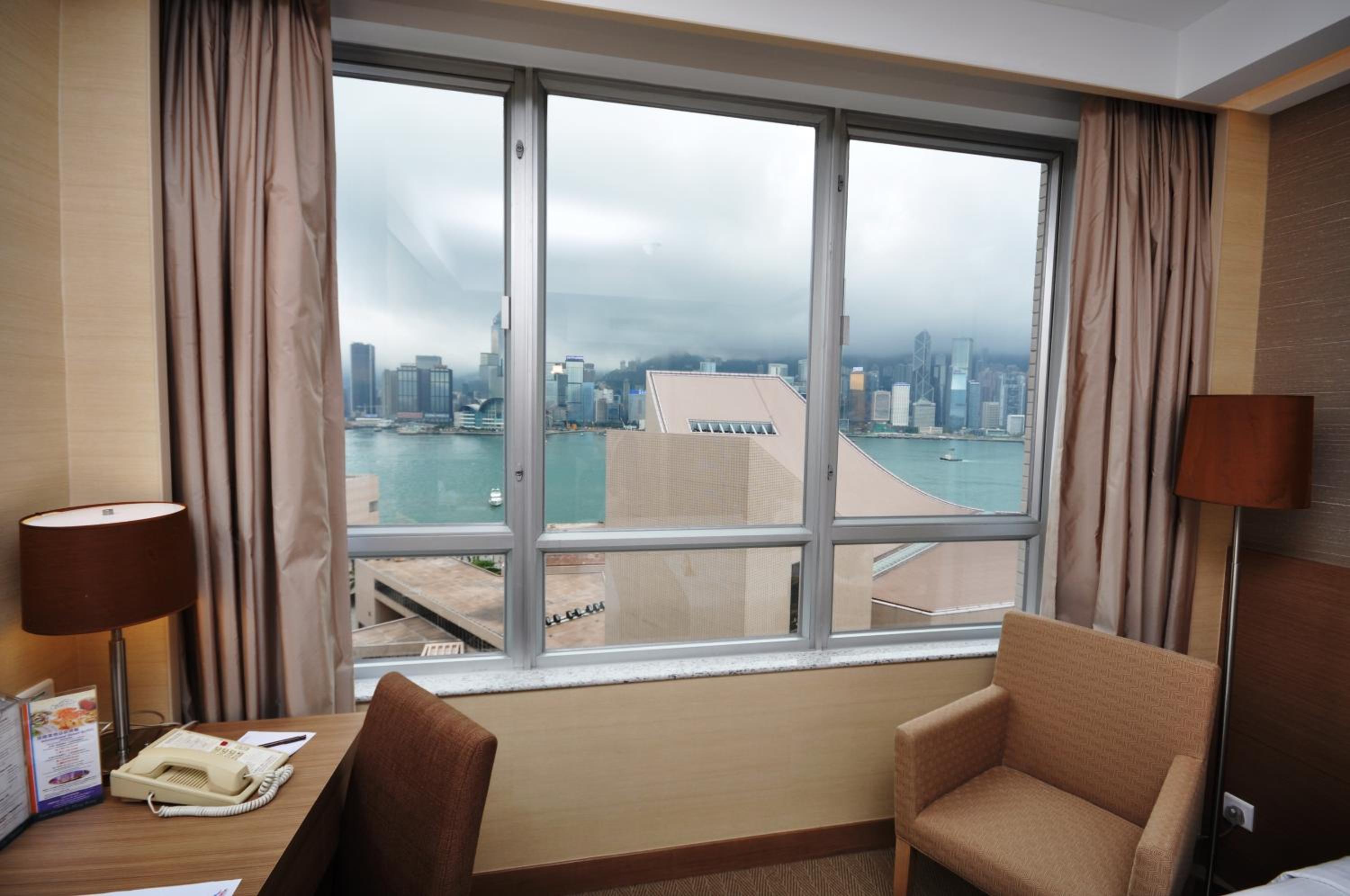 Queen or Twin Room with Harbor View photo 3