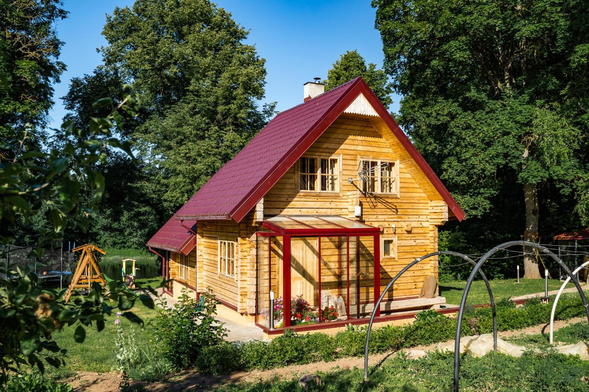 Three-Bedroom House - Photo 8