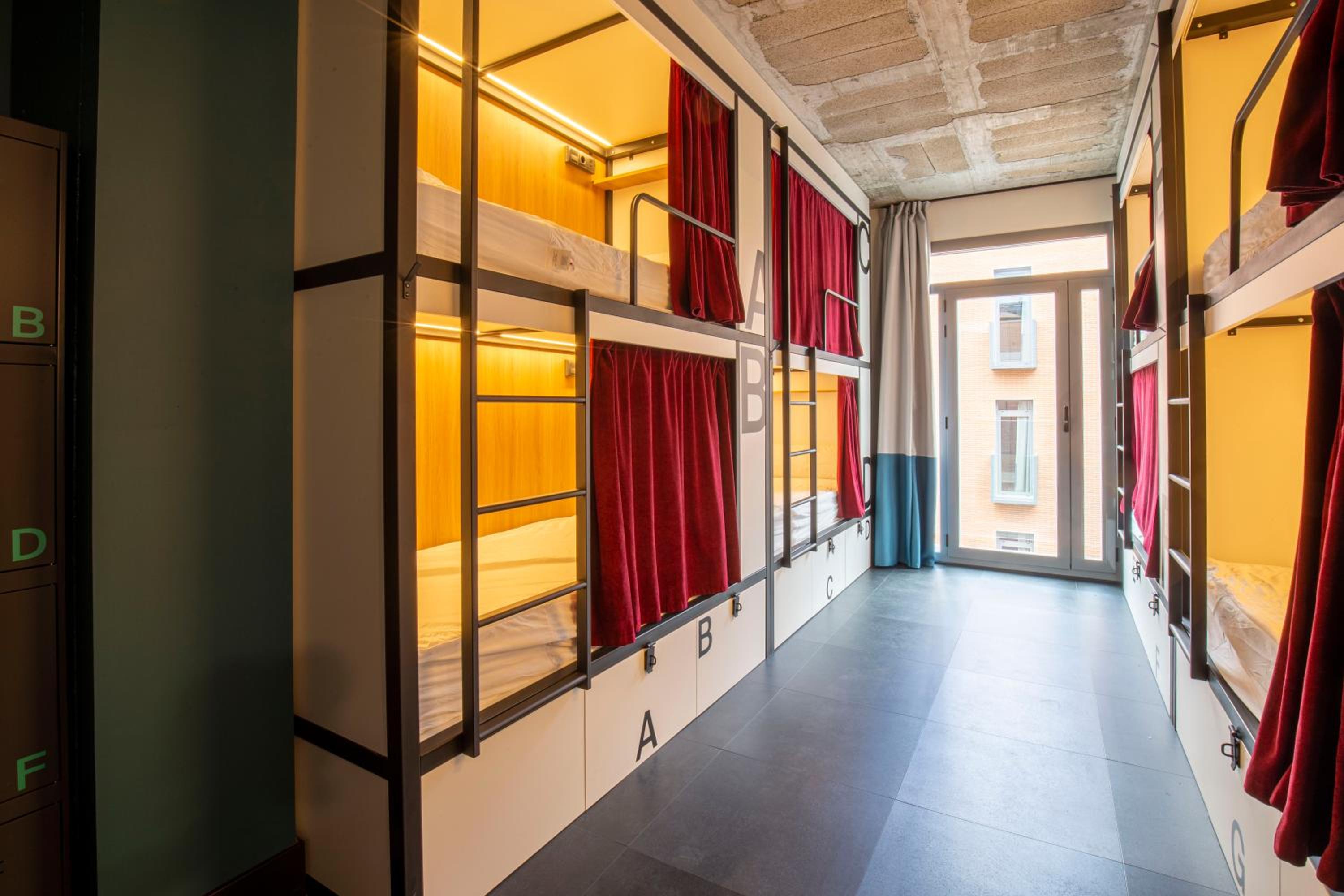 Private Room (8 Adults) - Photo 2