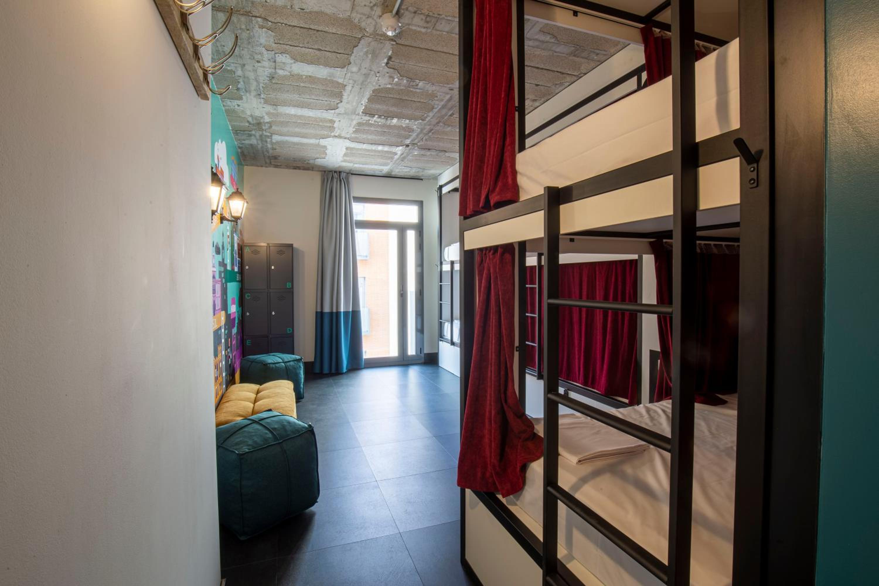 Premium Room (8 Adults) - Photo 1