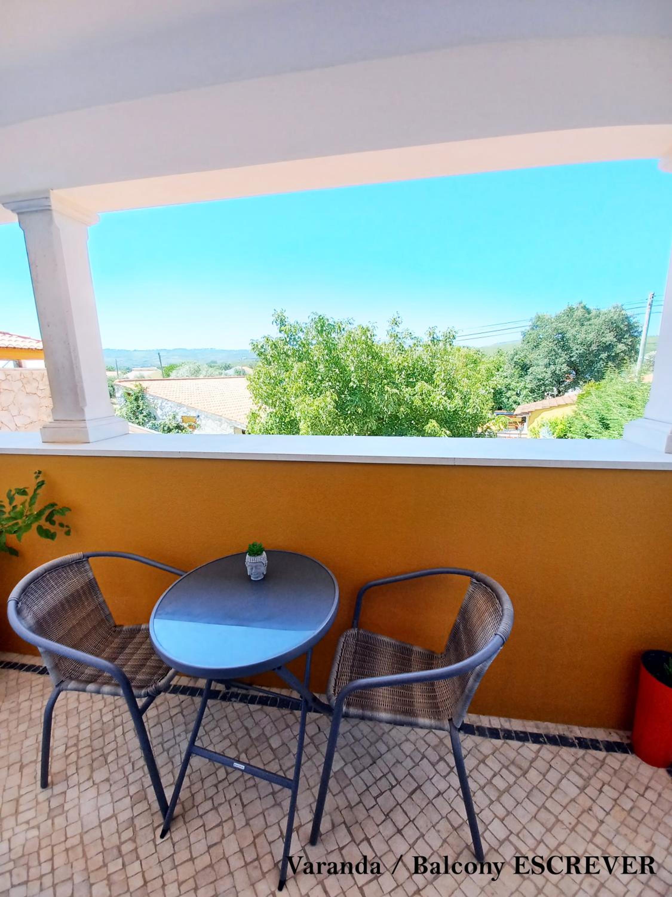 Double Room with Balcony - Photo 13