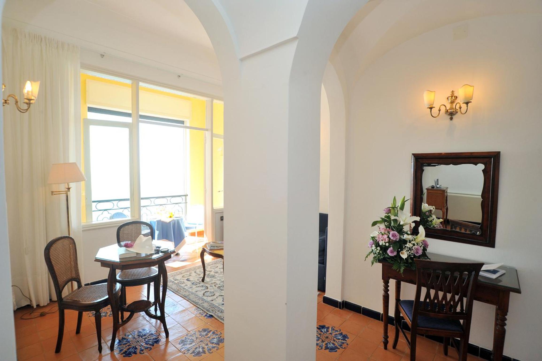 Junior Suite with Sea View - Photo 1